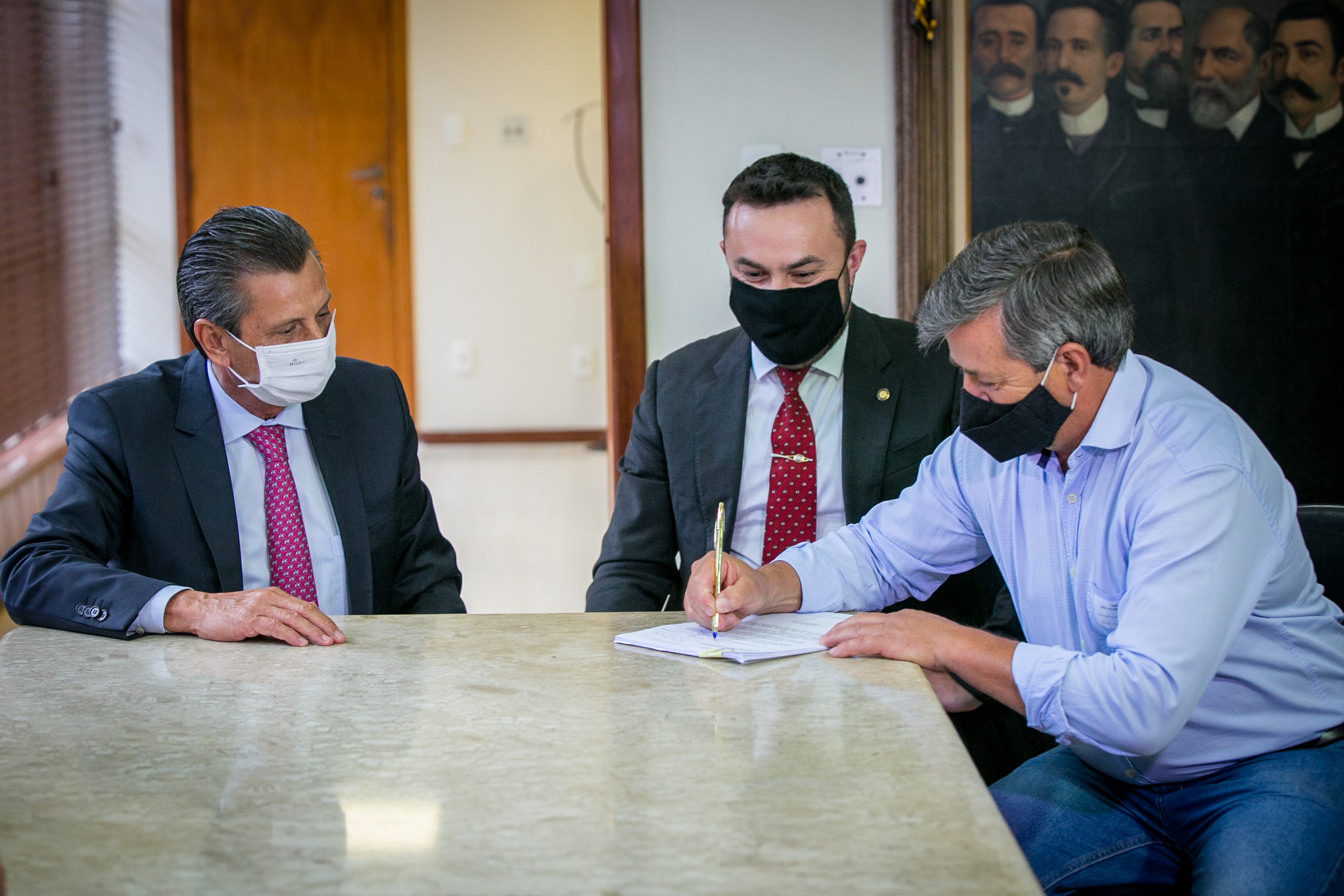 Deputado Julio Garcia (PSD),  Deputado Marcius Machado (PL) e presidente da Câmara de Vereadores de Lages, Vone Scheuermann