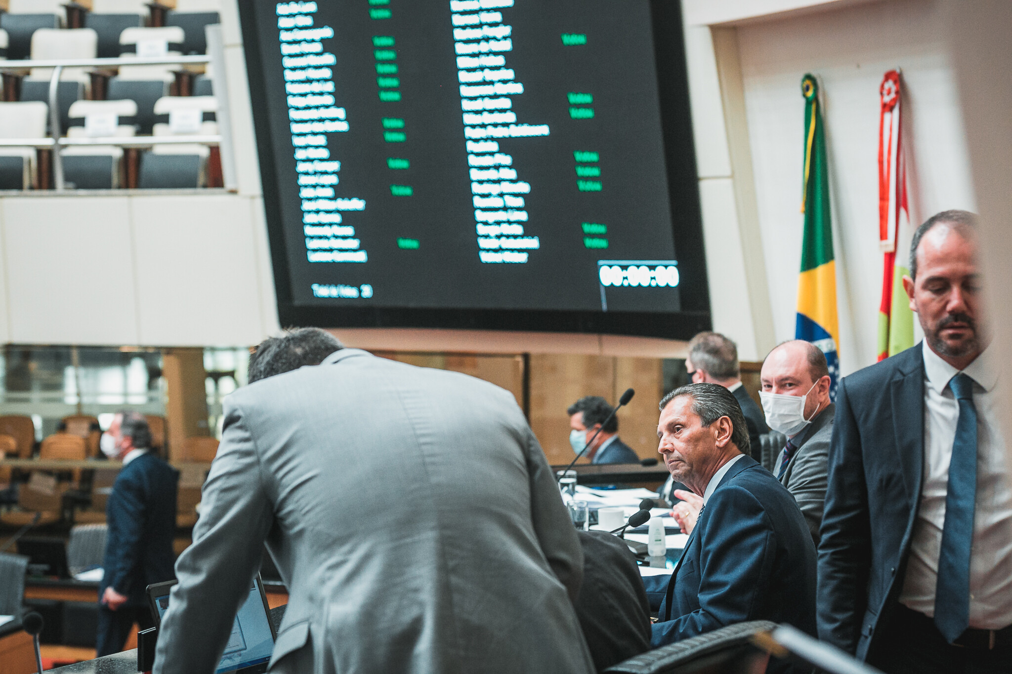 Plenário aprova 15 projetos na sessão desta terça-feira (15)