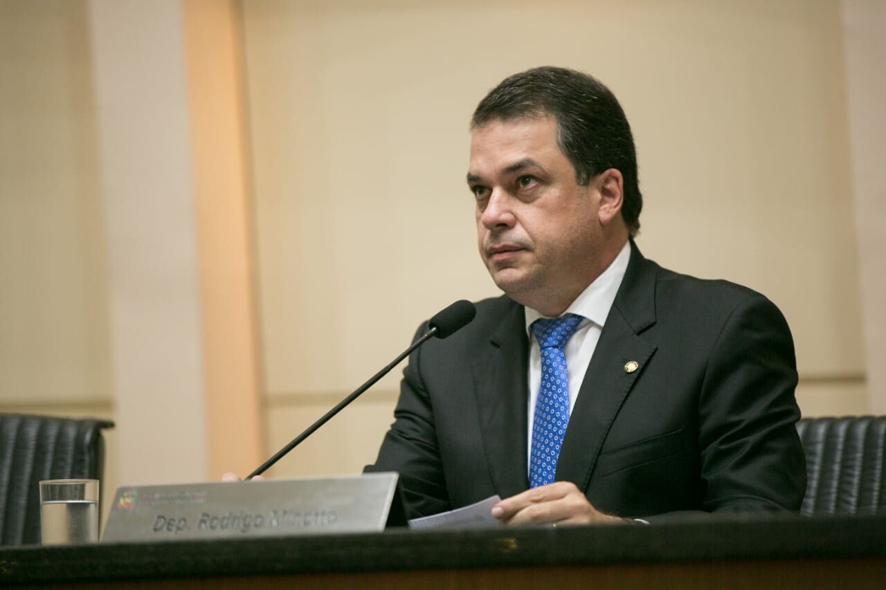 Deputado Rodrigo Minotto. FOTO loading=