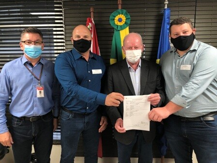 Deputado Marcos Vieira, prefeito de Tangará, Aldair Biasiolo (Bitinha), e o vice-prefeito Oscar Zimmermann dos Santos