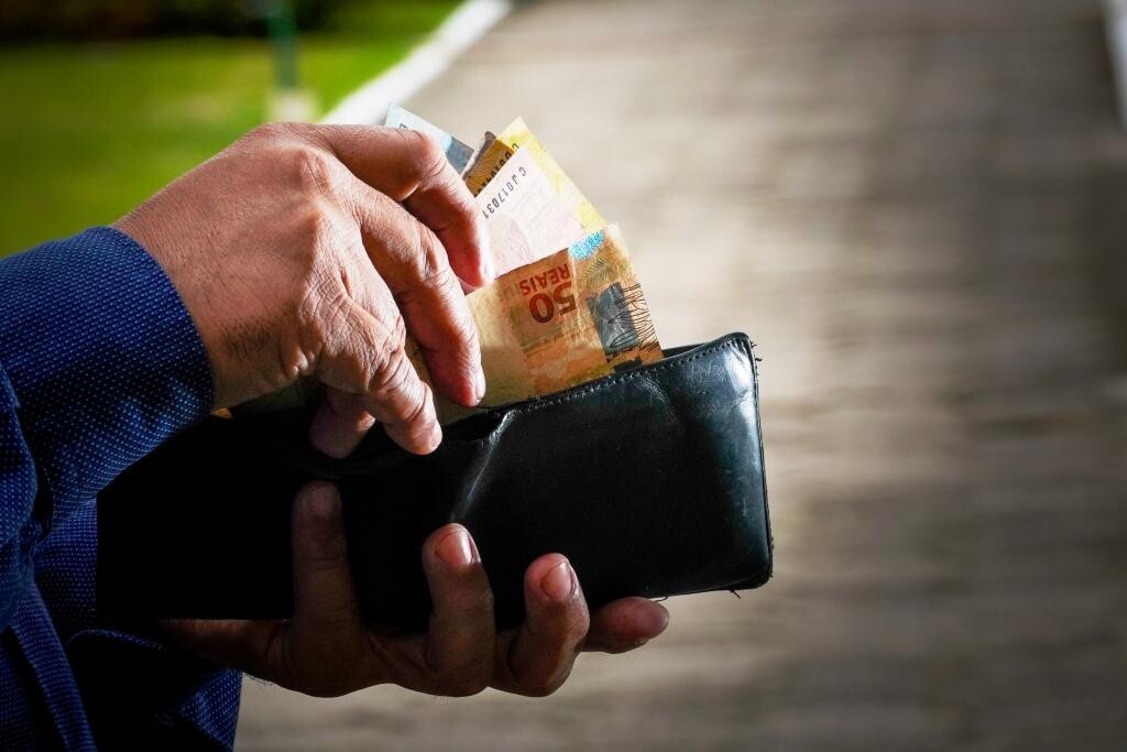 Projeto que reajusta o salário mínimo estadual chega à Assembleia