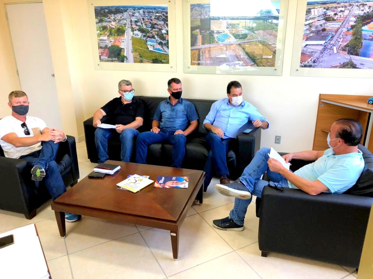 Deputado Rodrigo Minotto e lideranças de Forquilhinha