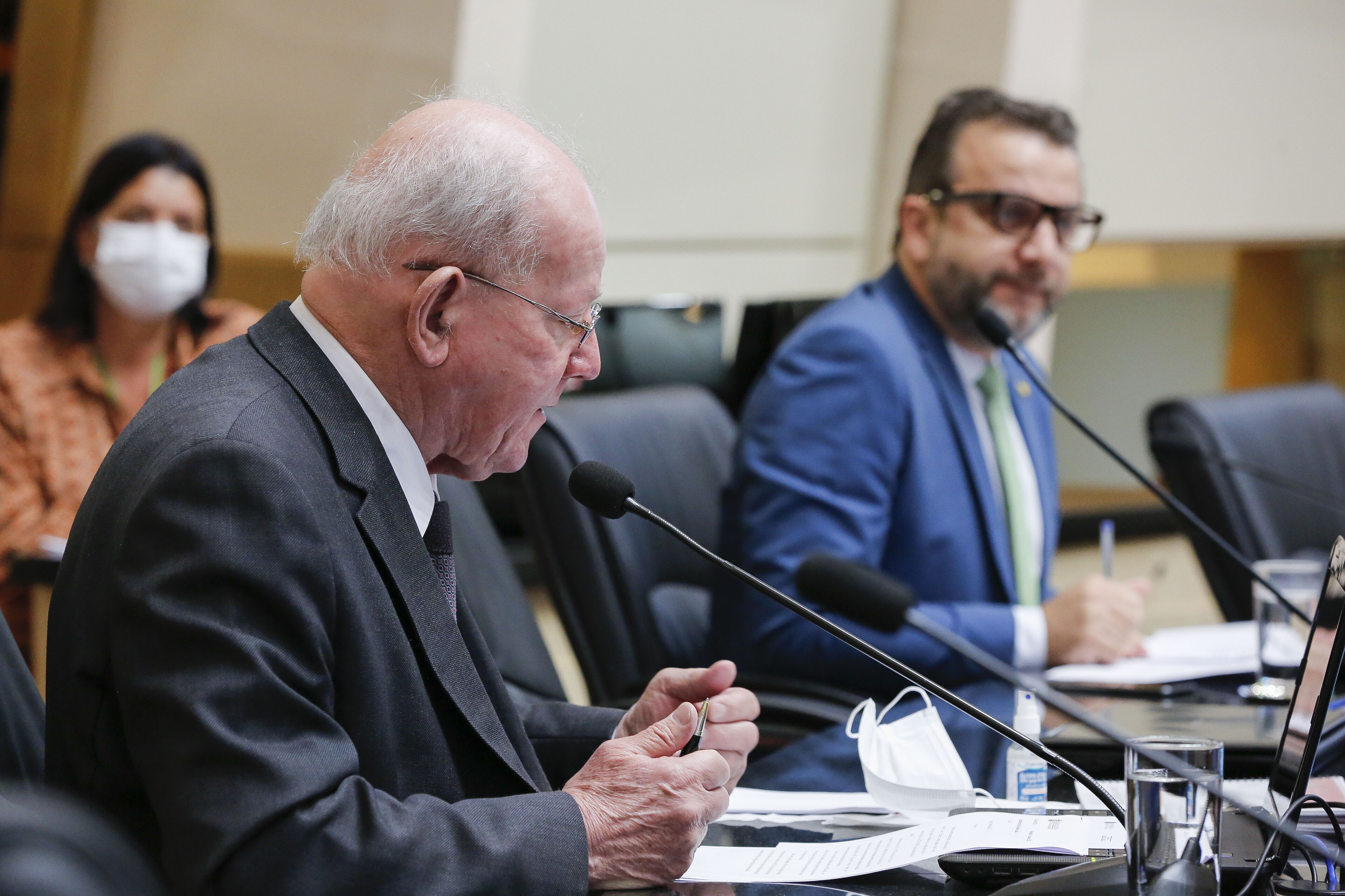 Reajuste do mínimo regional tem parecer favorável da Comissão de Finanças