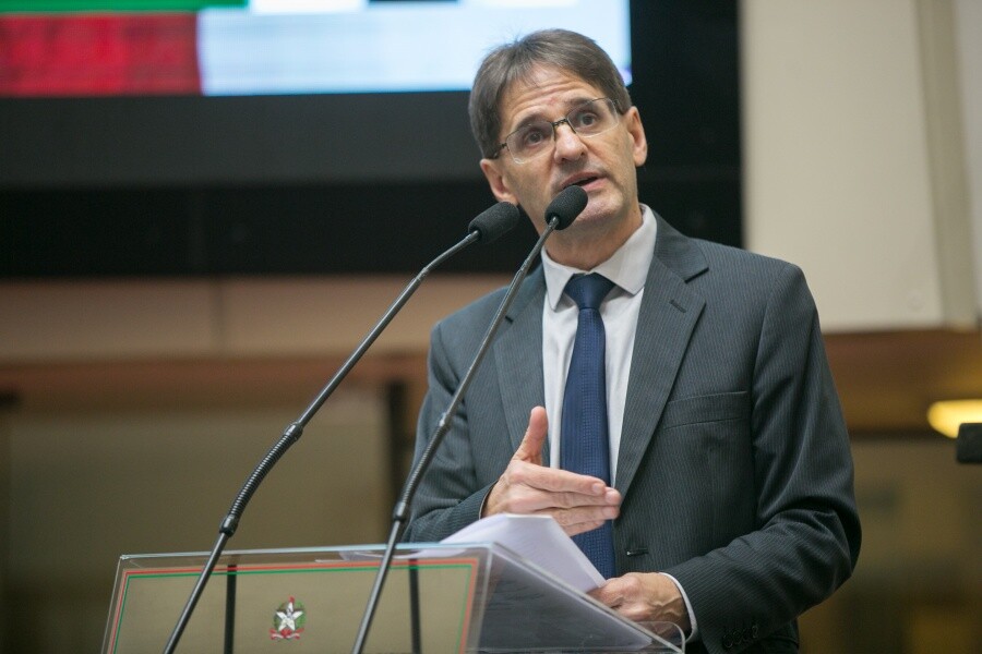 Deputado Neodi Saretta.