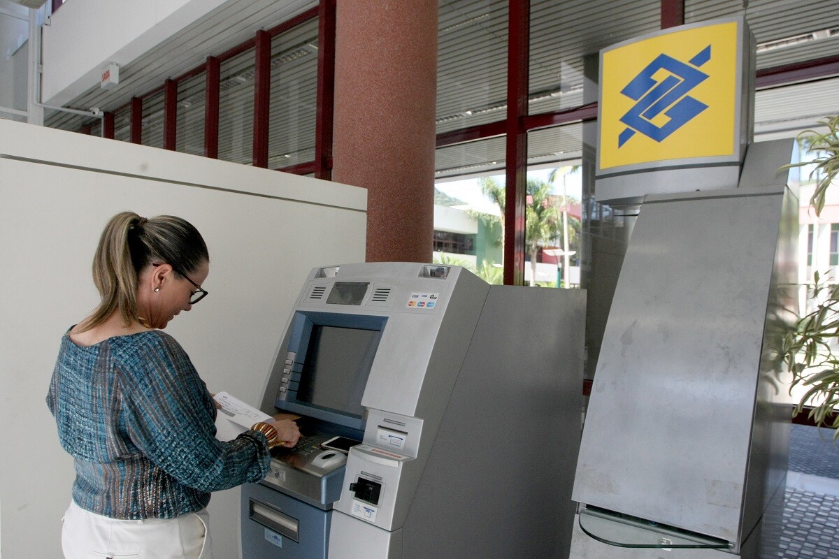 PL lista as várias atividades a serem exploradas em imóveis do Estado, entre elas as bancárias. FOTO: Mauricio Vieira/SECOM