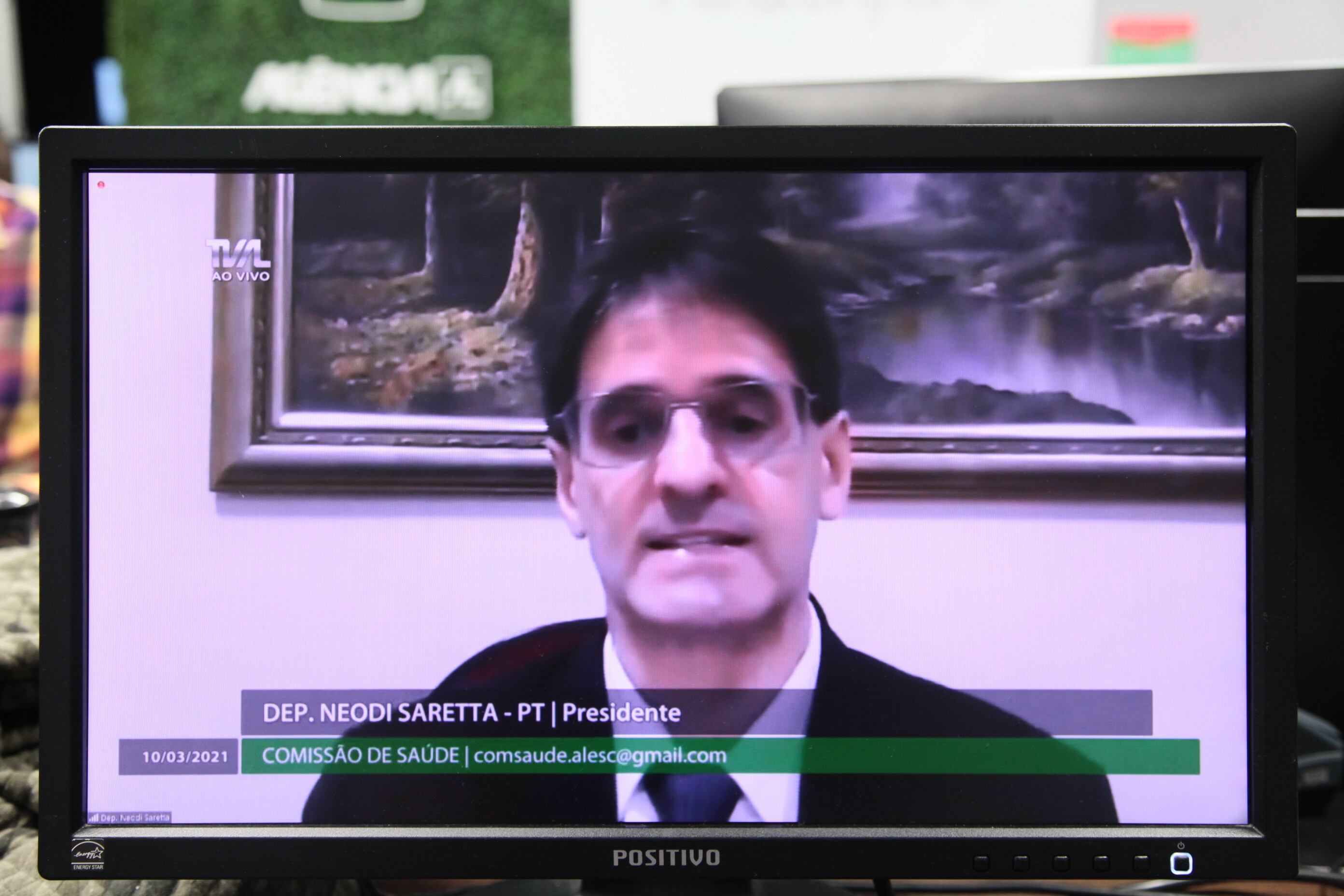 Deputado Neodi Saretta em reunião da Comissão de Saúde