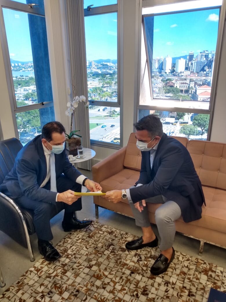 Deputado Coronel Mocellin e o secretário de Estado da Educação, Fernando Vampiro