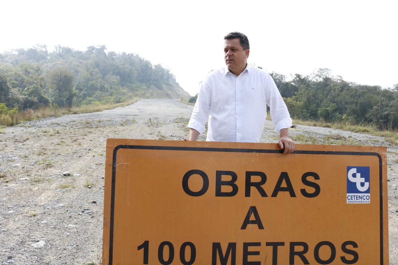 Deputado Ivan Naatz visitou obras paralisadas da nova SC-108 e vem cobrando a continuidade nestes dois anos de mandato na Assembleia Legislativa.