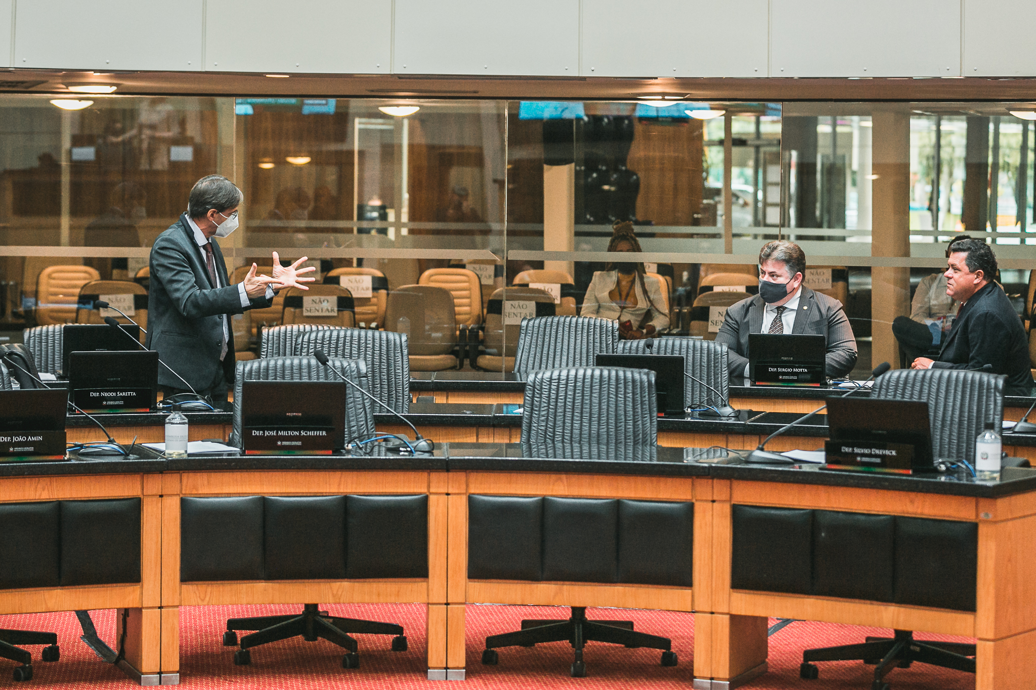 Deputado Neodi Saretta (PT) - Deputado Sérgio Motta (PRB) - Deputado Ivan Natz (PL)