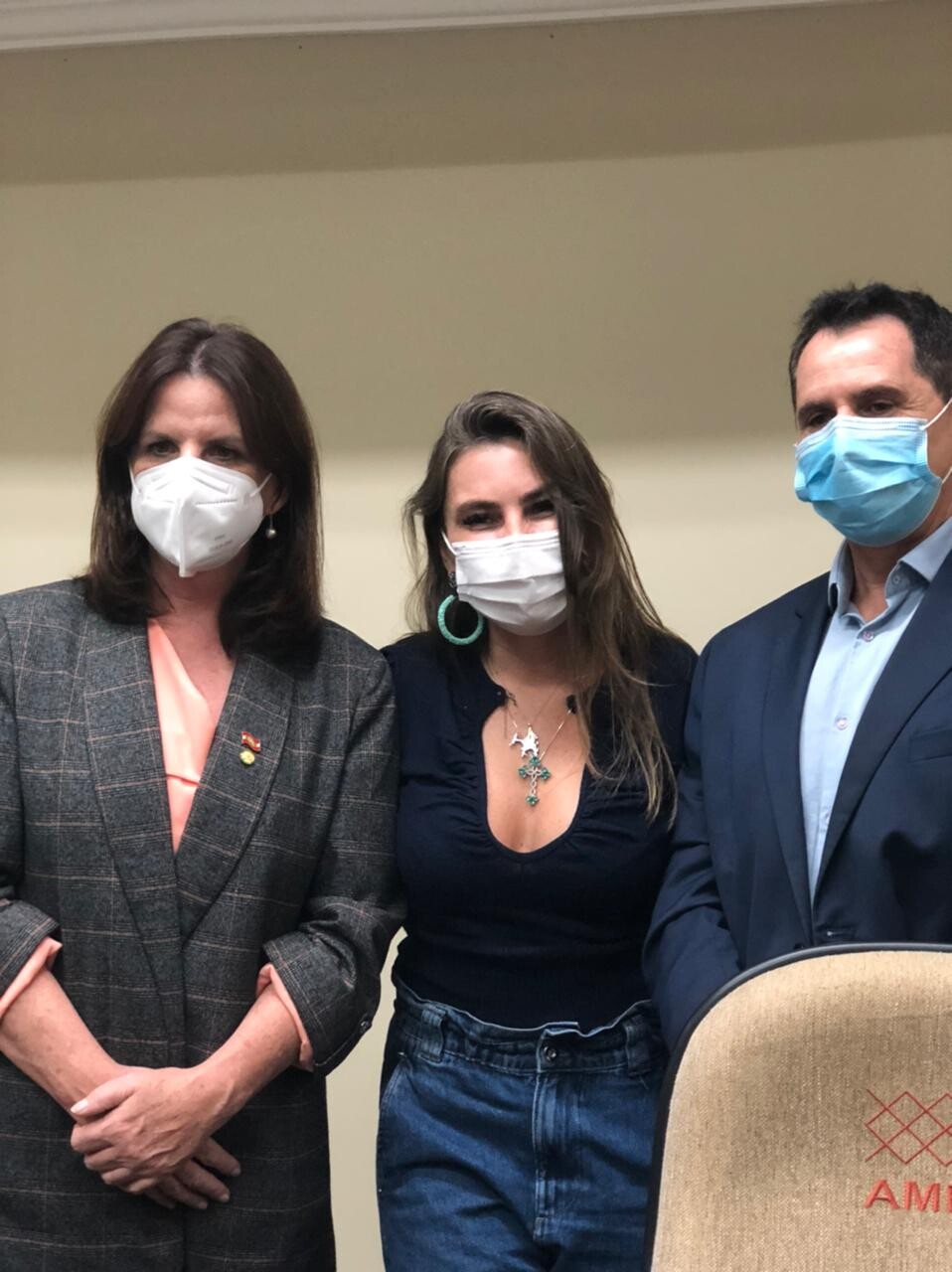 Deputada Paulinha em reunião com a secretária estadual da Saúde em Itajaí