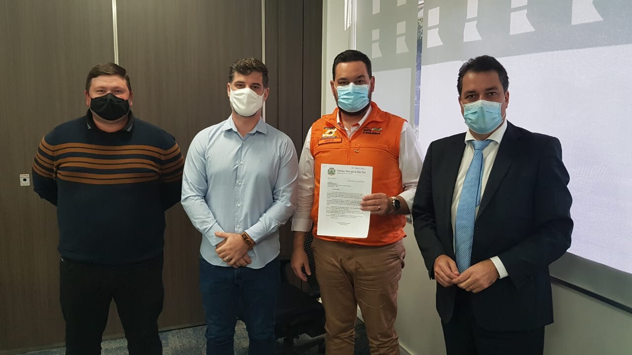 Minotto acompanha prefeito e vereador na Defesa Civil