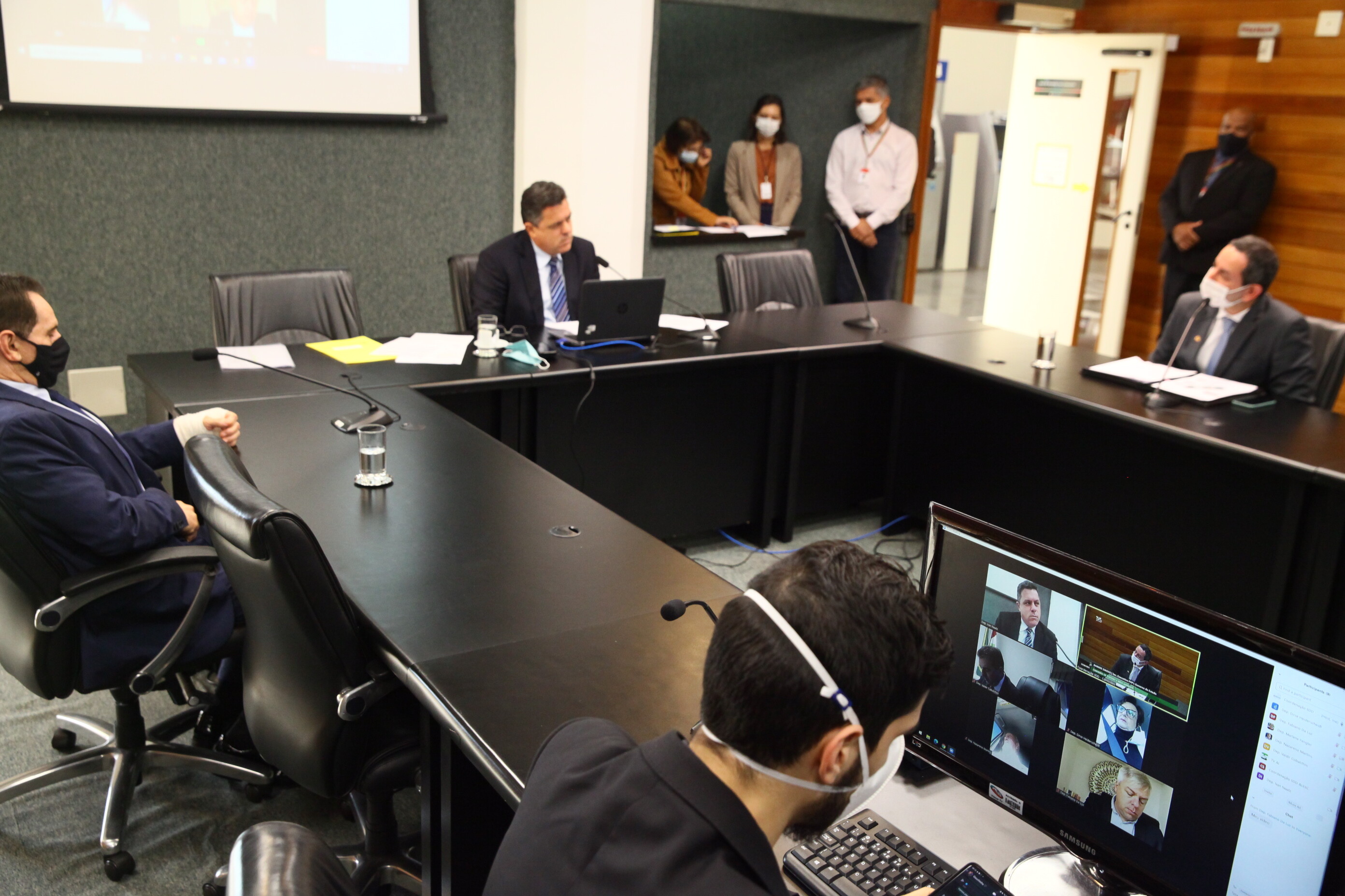 Comissão debate resultado da licitação de Centro de Eventos de Bal. Camboriú