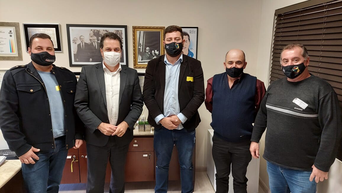 Minotto recebe vereadores de Ermo, Armazém e Gravatal
