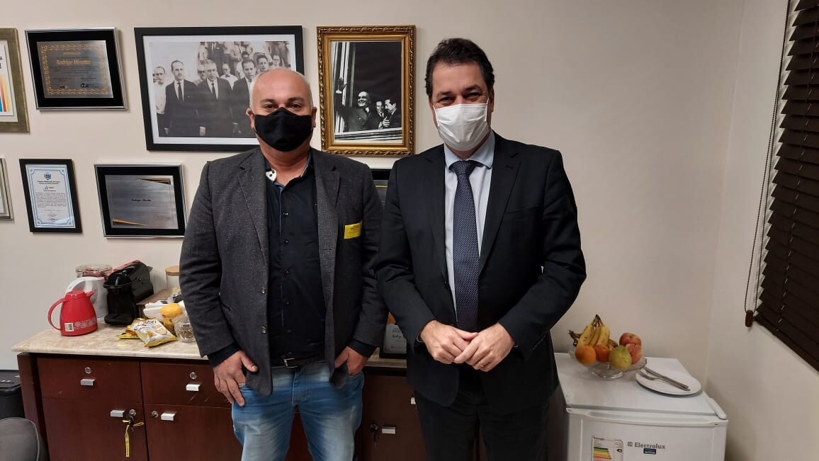 Deputado Minotto recebe vereador e trata de emenda para Pescaria Brava