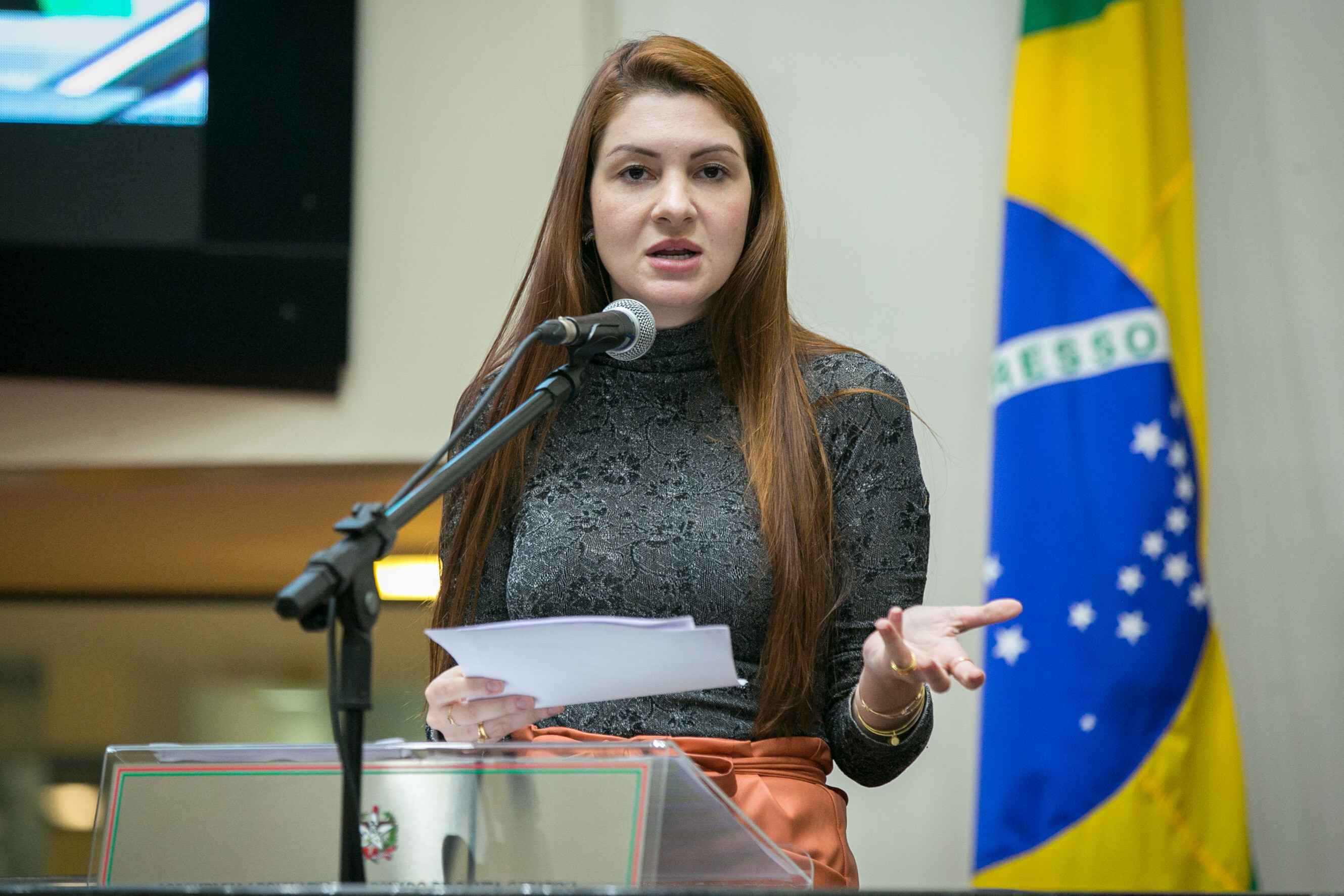 Campagnolo rebate críticas a PL que protege crianças e adolescentes