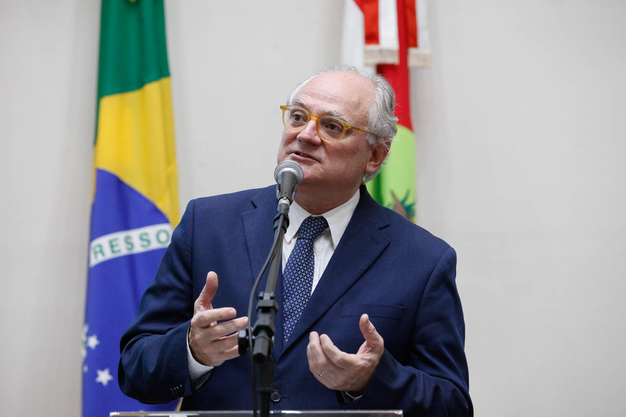 Secretário prestará informações sobre represamento de cirurgias