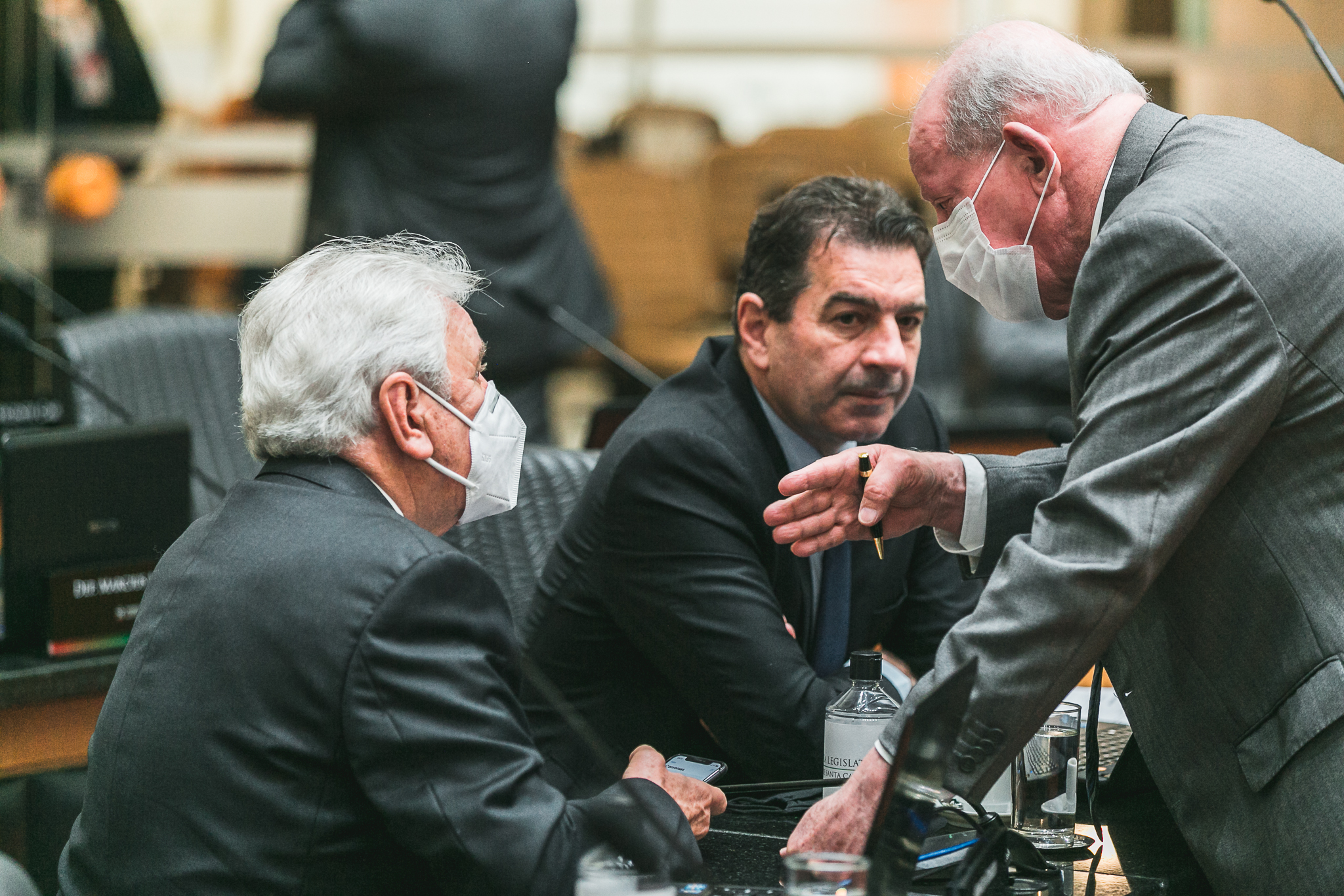 Deputado Marcos Vieira (PSDB) - Deputado Moacir Sopelsa (MDB) - Deputado Valdir Cobalchini (MDB)