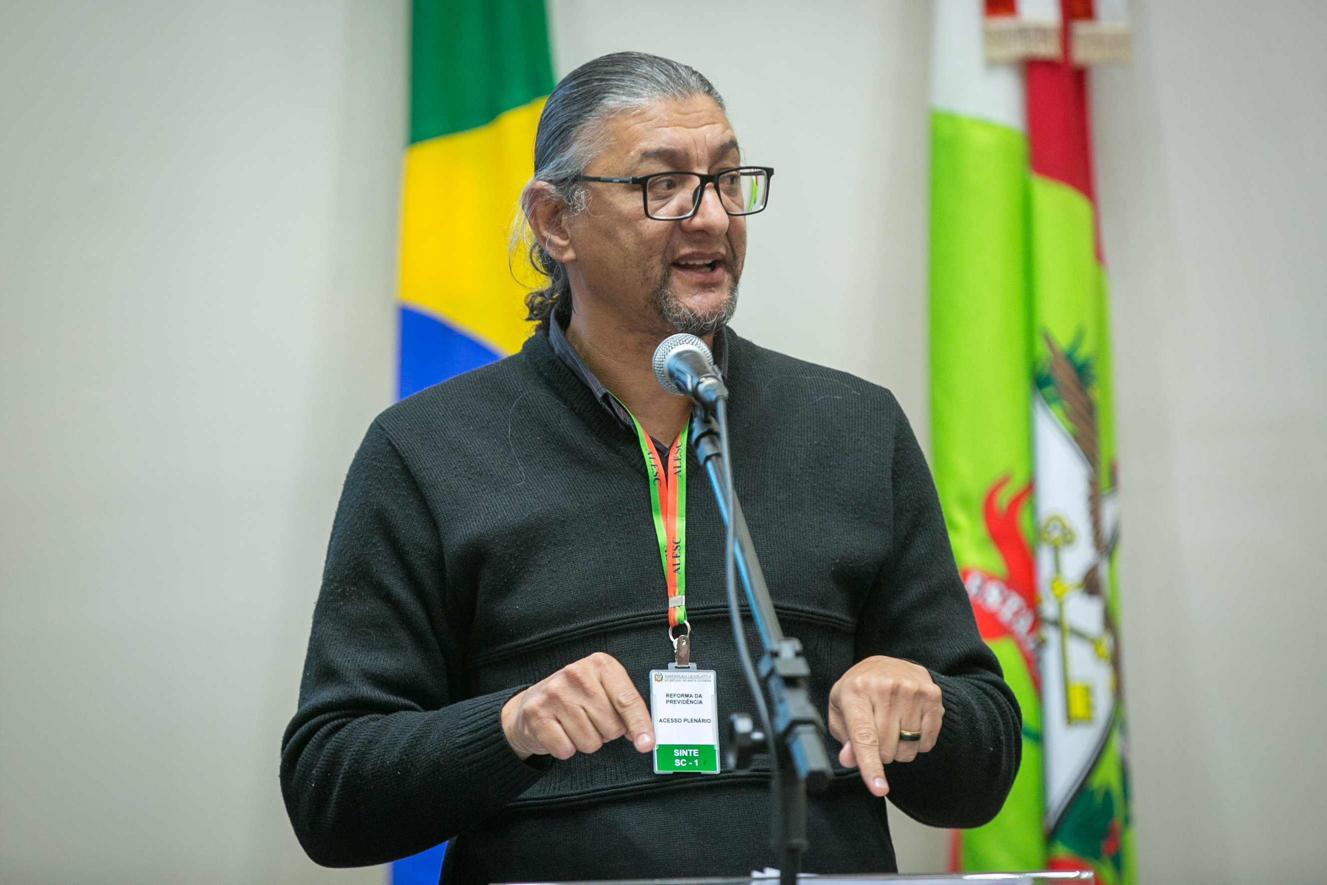 Coordenador Estadual do SINTE SC, Luiz Carlos Vieira