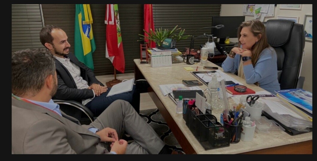Vereador Isaac de Paulo Lopes destaca parceria com Paulinha em vídeo de prestação de contas