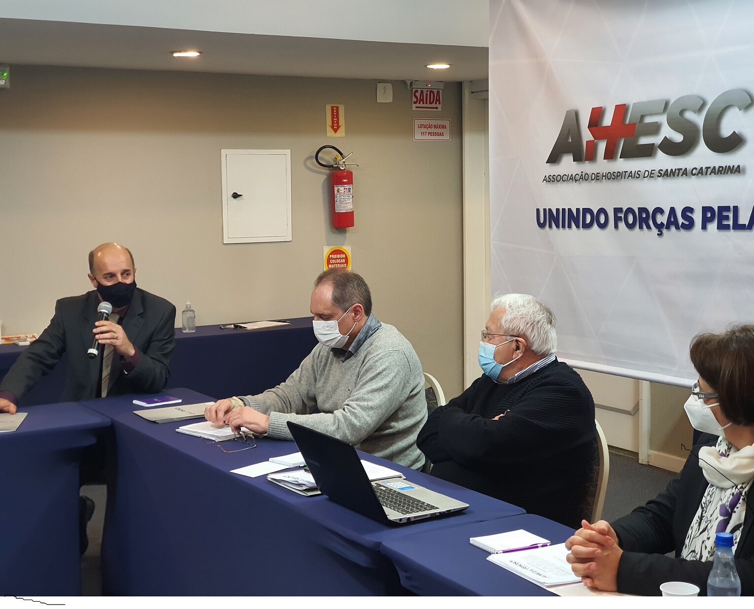 Diretores dos hospitais debatem projeto a ser apresentado à Secretaria de Saúde