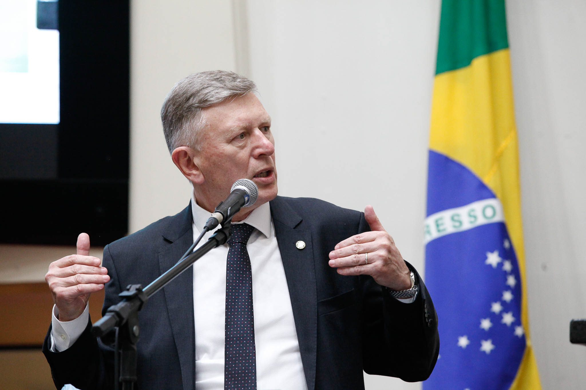 Deputado Milton Hobus (PSD)