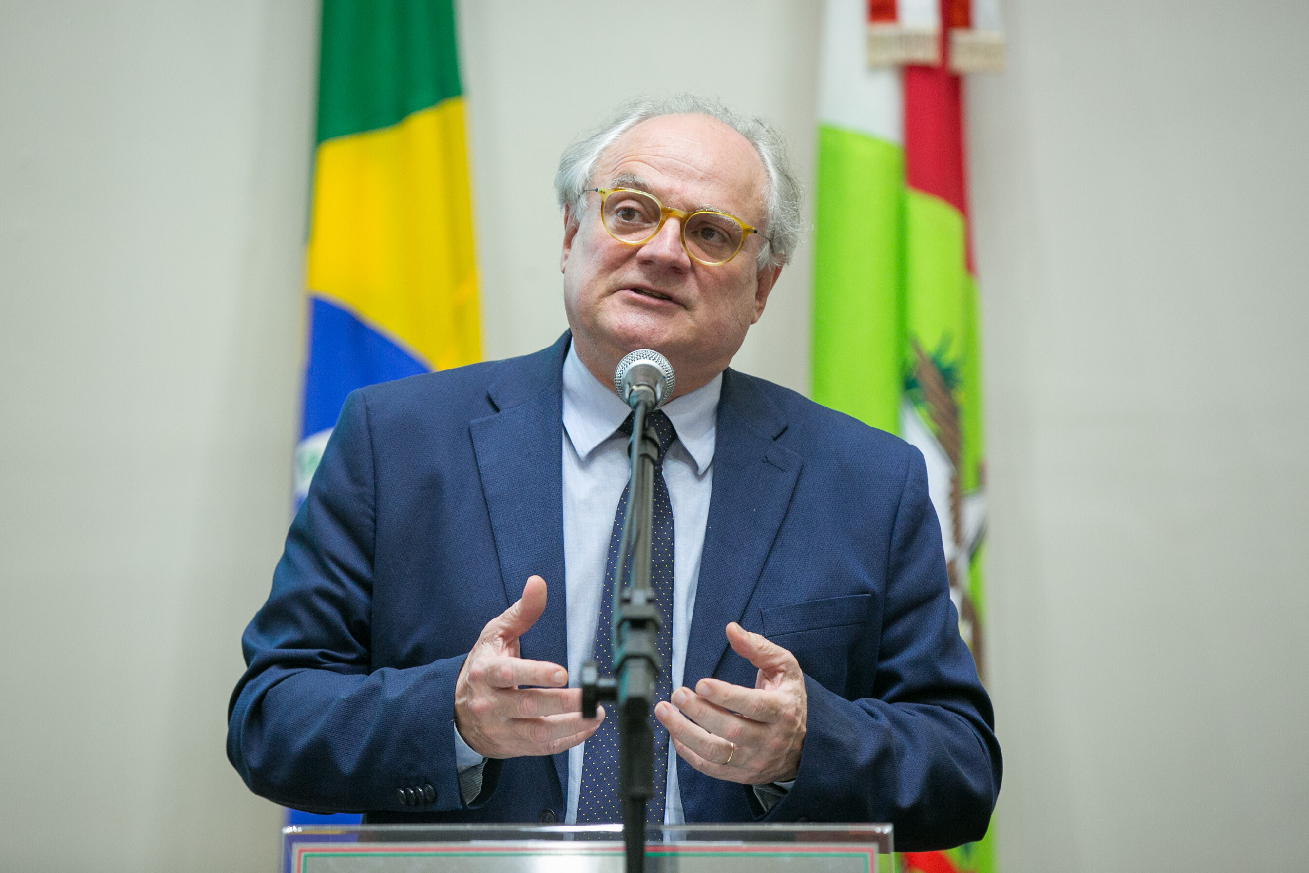 Dr. Vicente critica fala de ministro e defende inclusão de deficientes nas escolas
