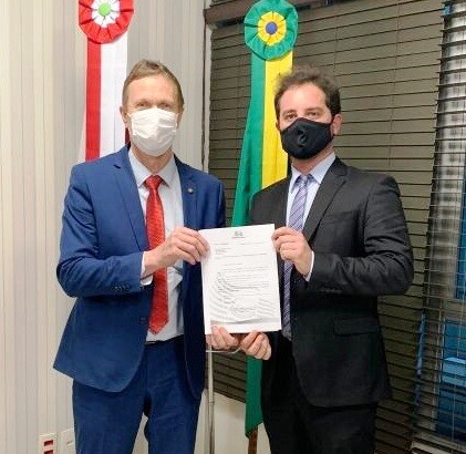 Deputado Volnei Weber e vereador Juninho Venturini, de Balneário Rincão
