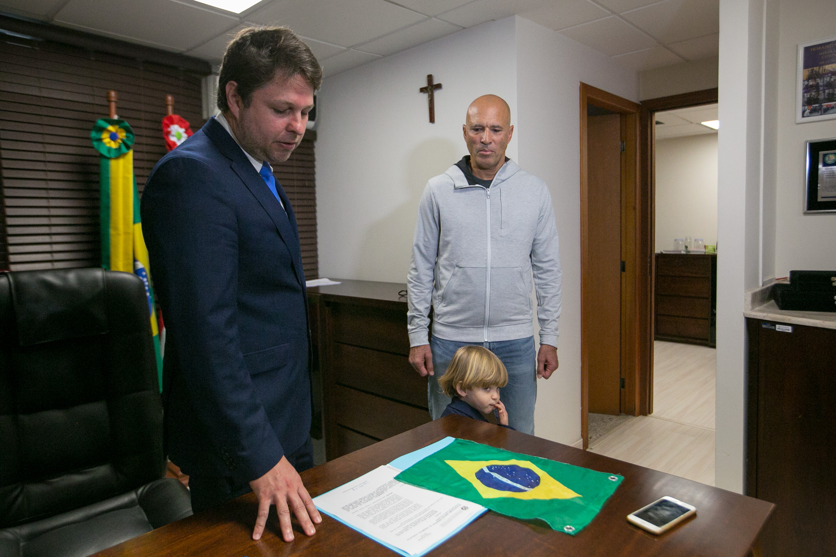 Deputado Tiago Frigo (PSL) e Royce Gracie