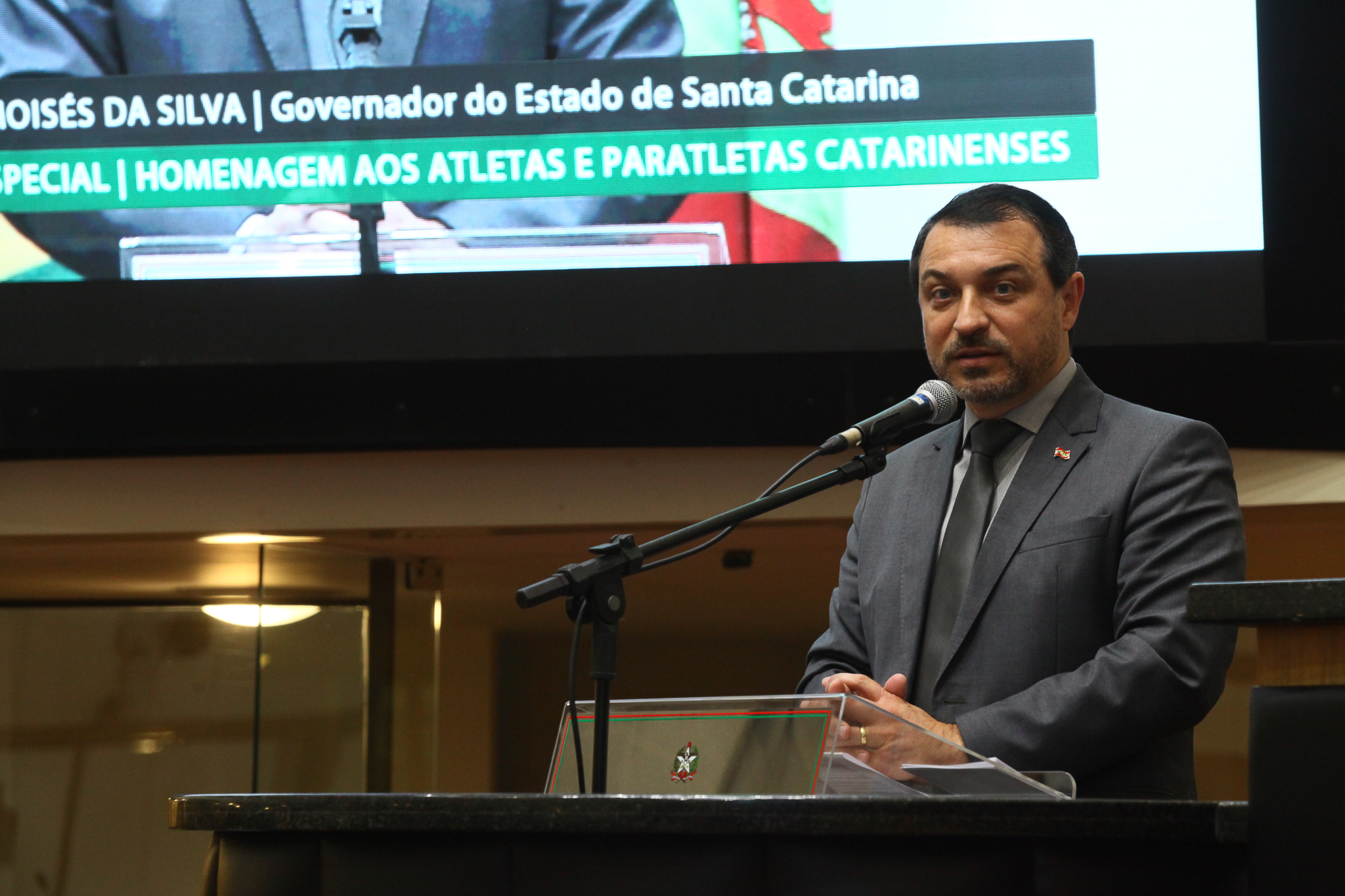 Governador Carlos Moises - Sessão Especial em Homenagem aos Atletas Catarinenses que representaram o Brasil nas Olimpíadas e Paralímpiadas de Tóquio e no Campeonato Sul Americano de Atletismo Sub-20, no Peru.