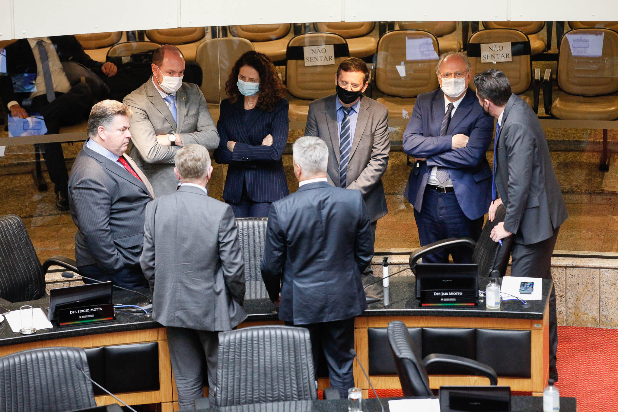 Deputado Sérgio Motta (PRB), Deputado Mauro de Nadal (MDB), Deputada Marlene Fengler (PSD), Deputado Jair Miotto (PSC), Deputado Milton Hobus (PSD),  Deputado Fabiano da Luz (PT),Deputado Vicente Caropreso (PSDB),,  Deputado Fernando Krelling (MDB)