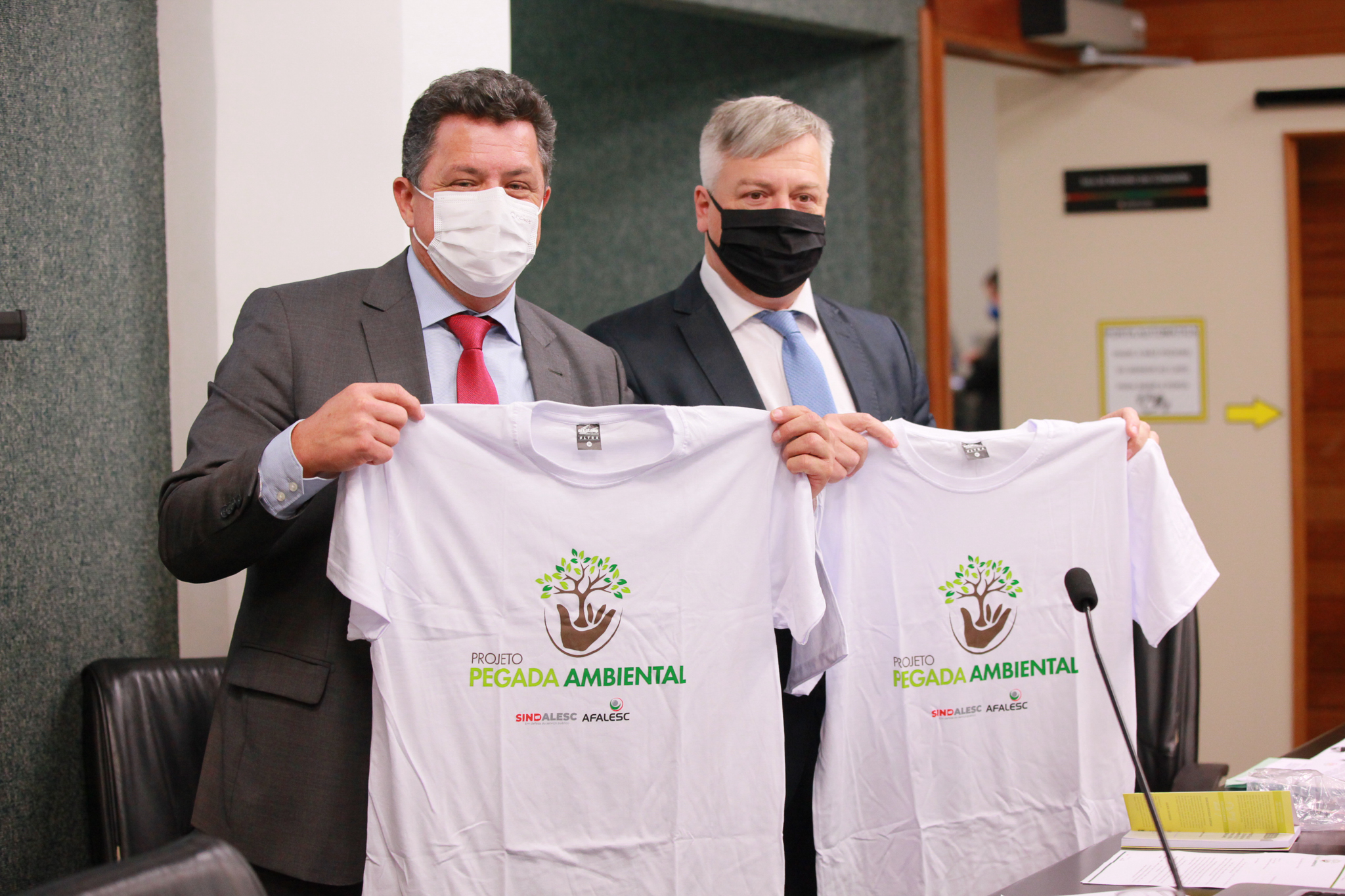- Deputado Ivan Natz (PL)  - Deputado Fabiano da Luz (PT)
