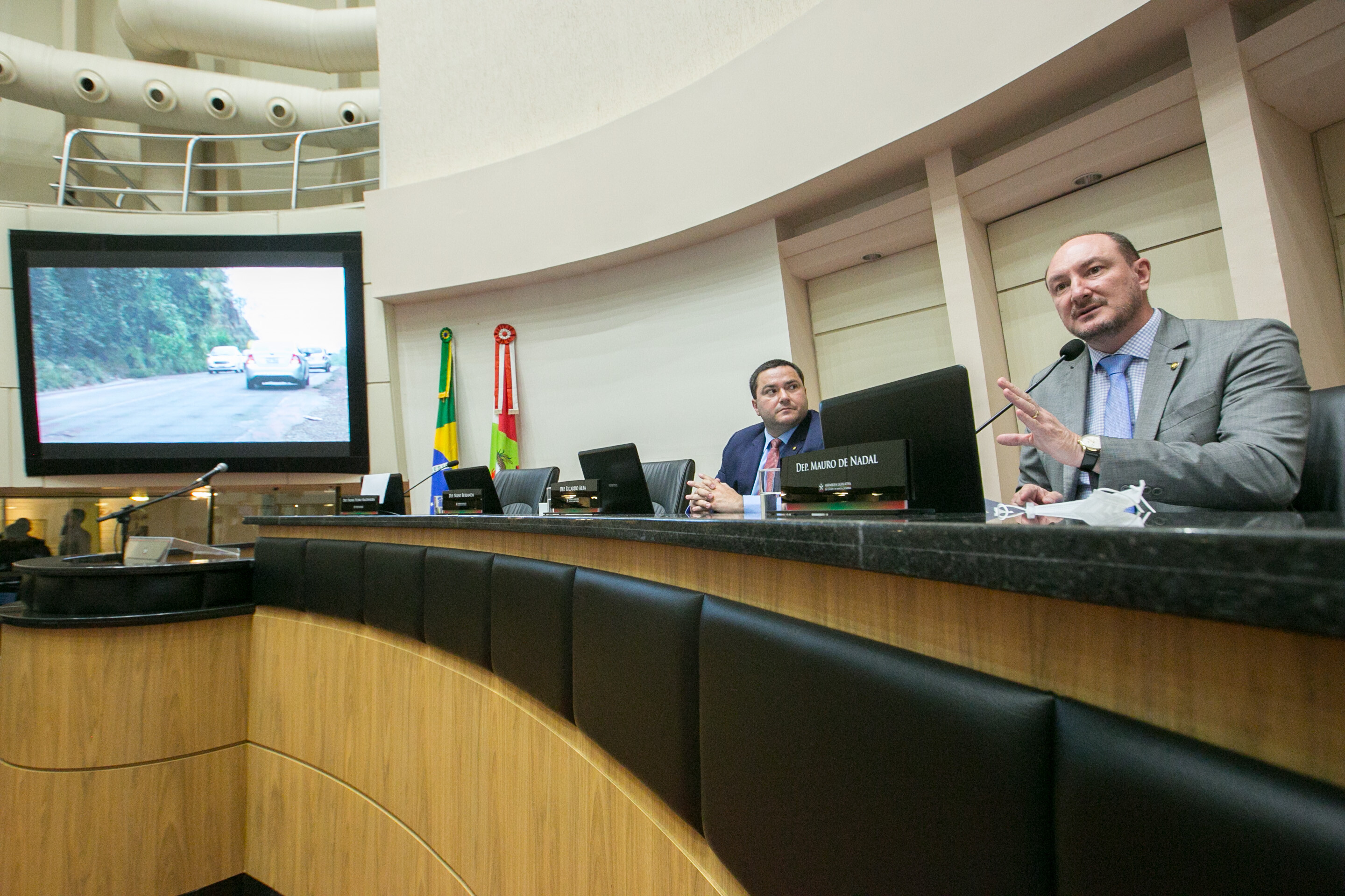 Plenário repercute obras e radares em rodovias federais em más condições