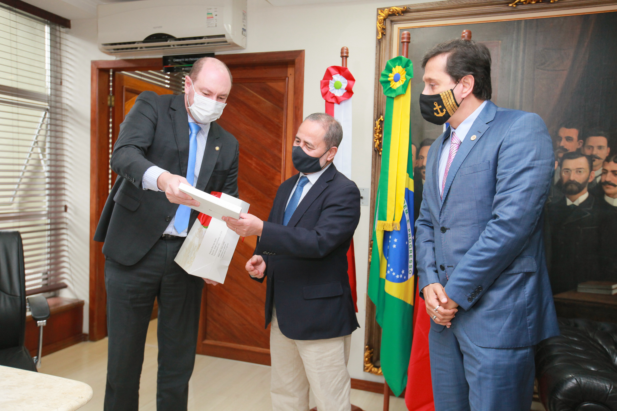 Deputado Mauro de Nadal (MDB), Cônsul Mário Arriagada, Cônsul honorário de SC, Carlos Alberto de Oliveira Júnior