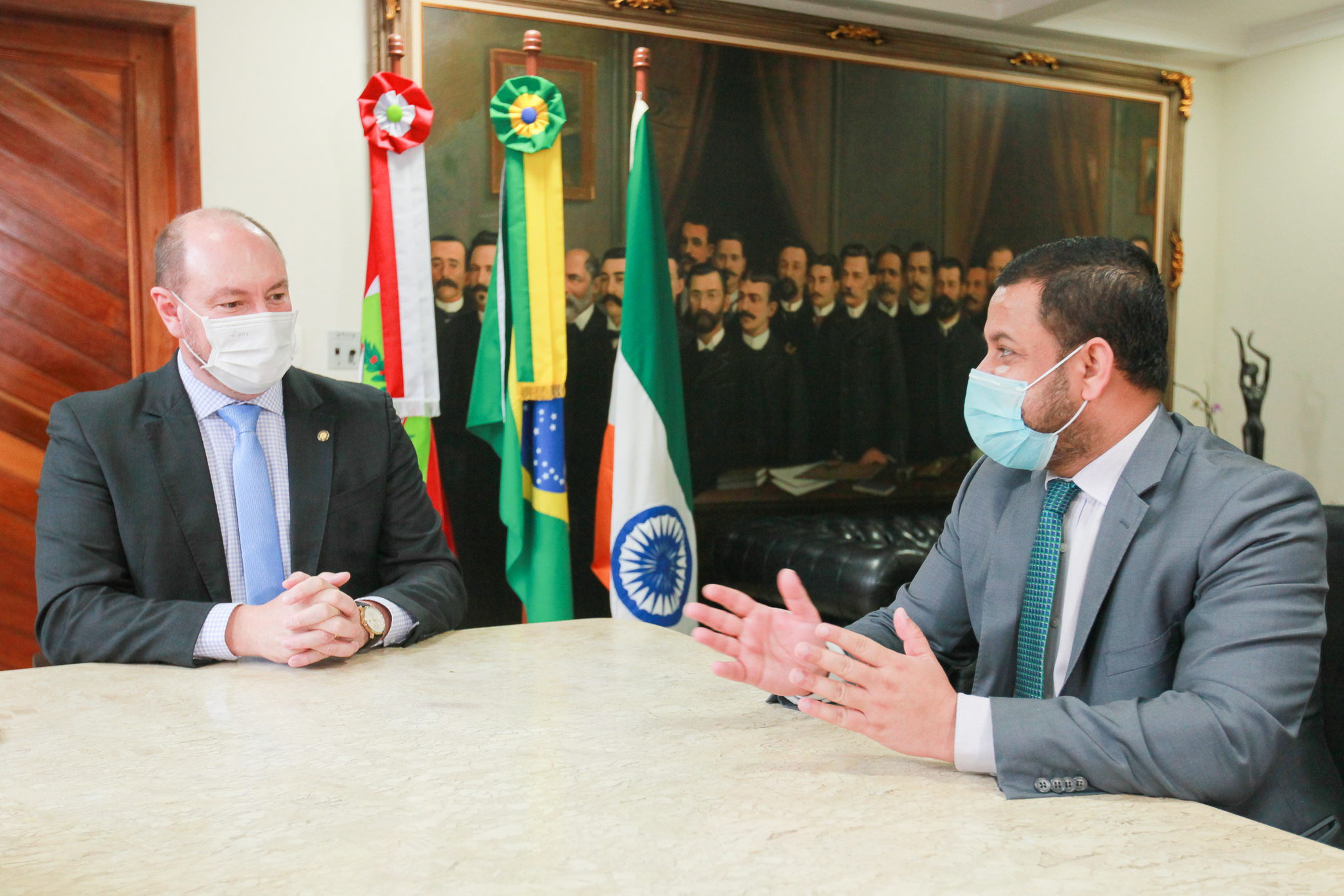 Deputado Mauro de Nadal (MDB), 
Cônsul-geral da Índia Amit Kumar Mishra
