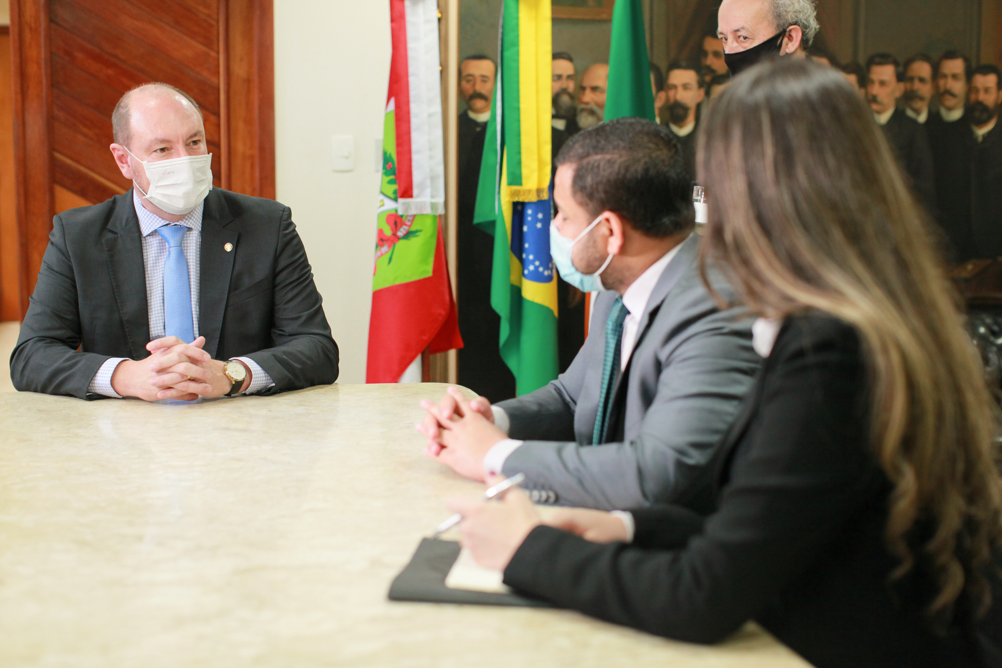Deputado Mauro de Nadal (MDB), 
Cônsul-geral da Índia Amit Kumar Mishra
