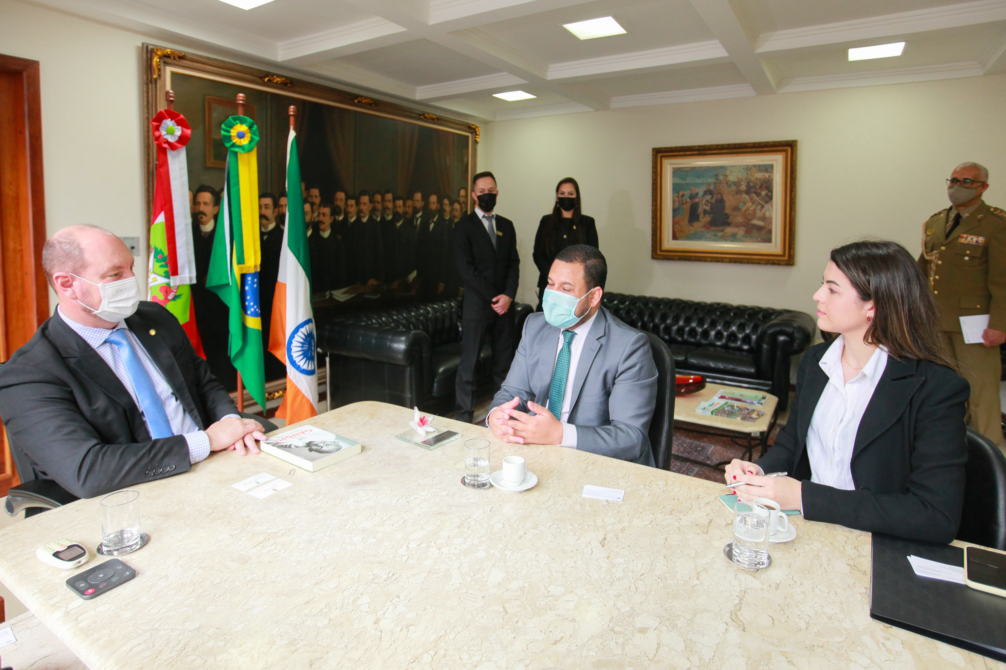 Deputado Mauro de Nadal (MDB), 
Cônsul-geral da Índia Amit Kumar Mishra