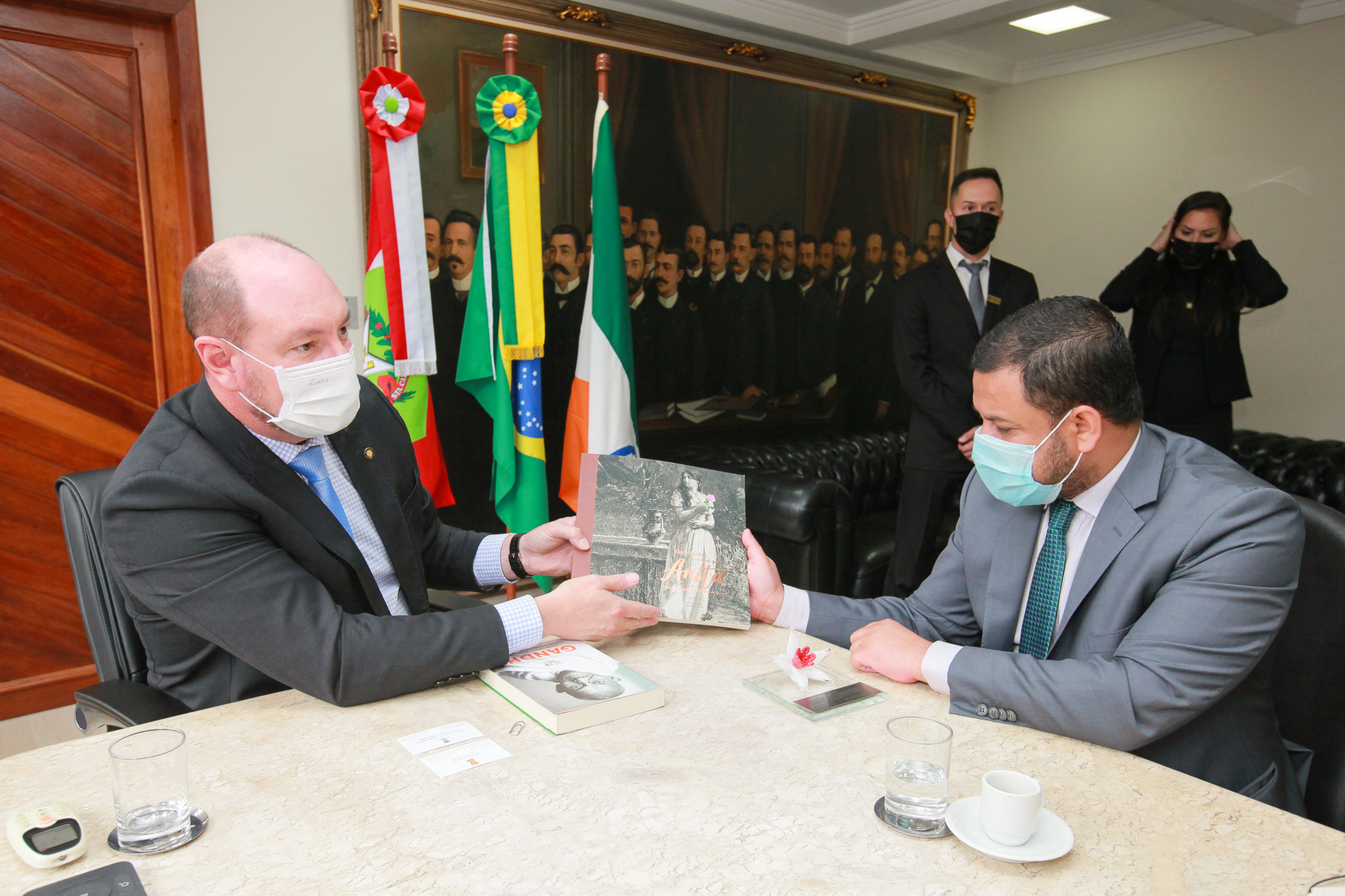 Deputado Mauro de Nadal (MDB), 
Cônsul-geral da Índia Amit Kumar Mishra