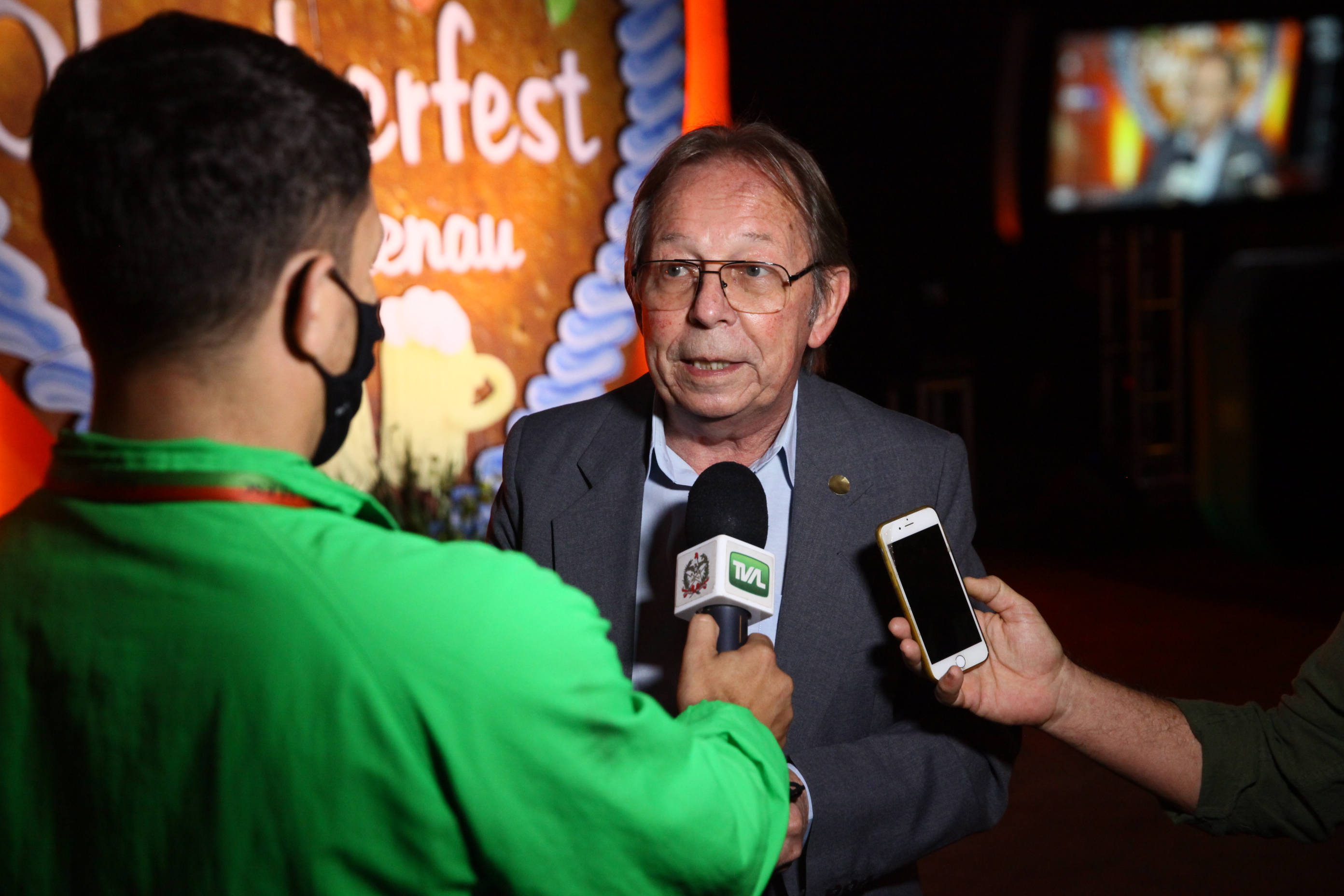 Sessão Solene Homenagem aos 37 anos de Fundação da Oktoberfest - Entrevista com Dalton Reis