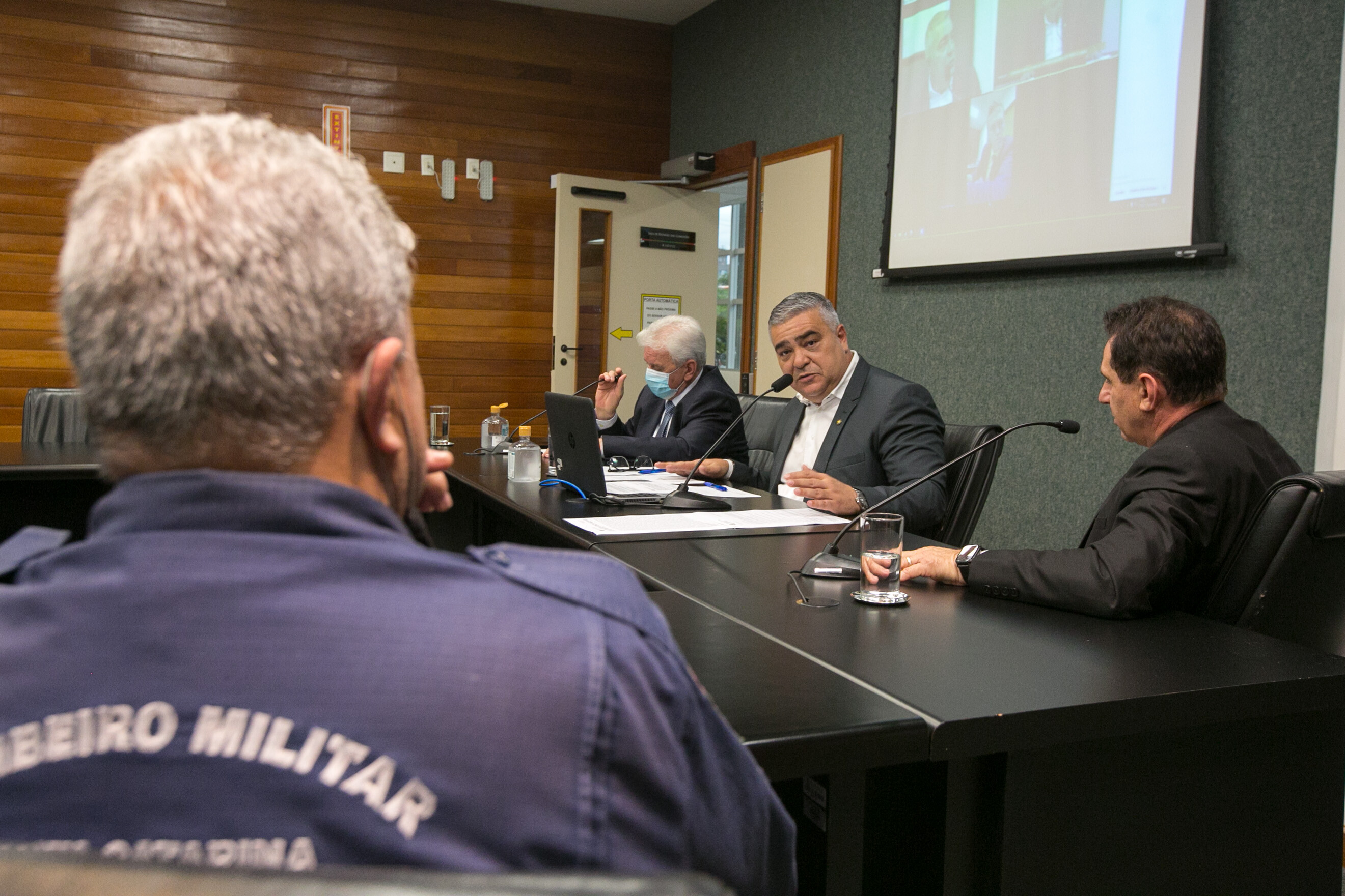 Comissão solicita minuta de planos de cargos e salários de praças e bombeiros