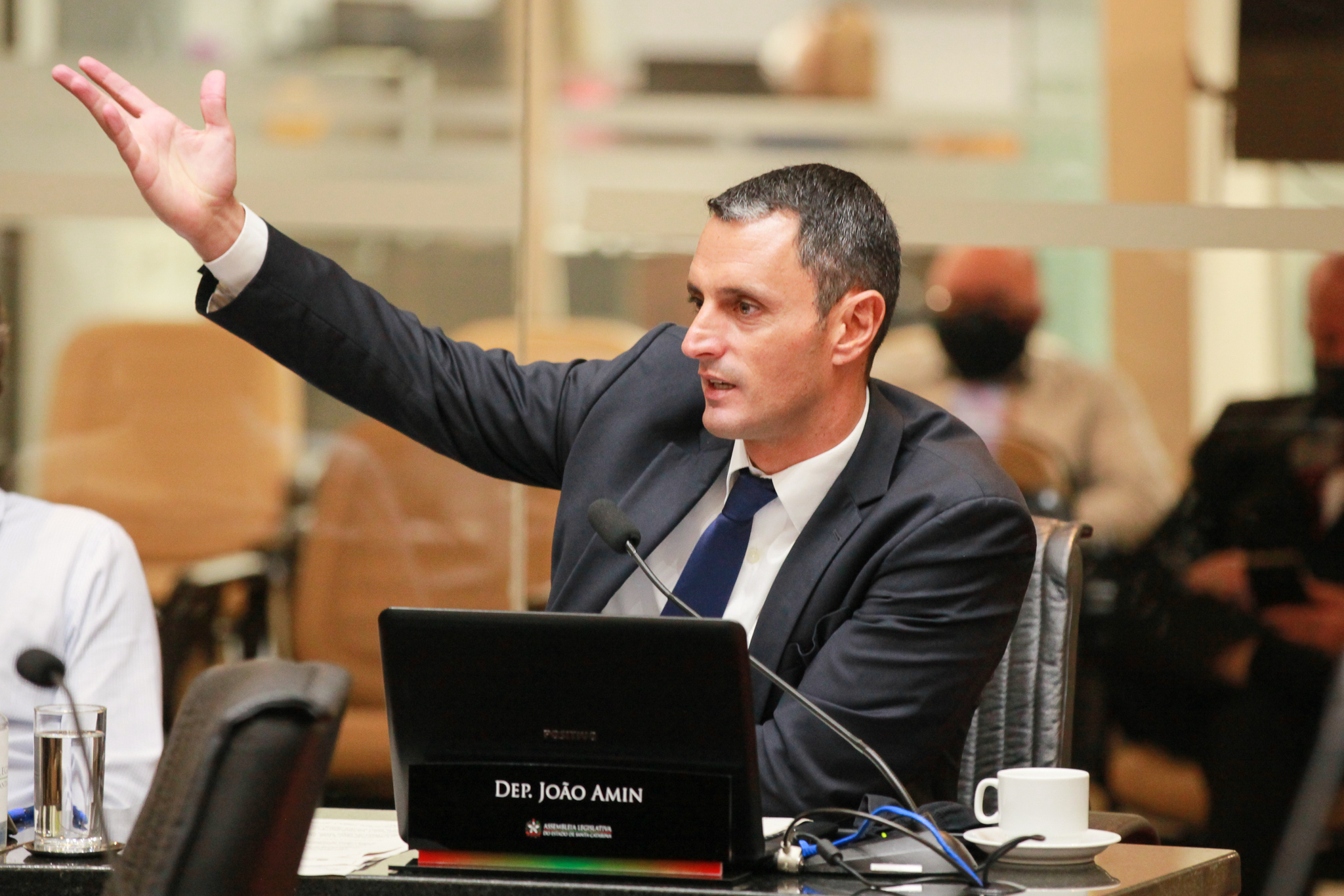 - Deputado João Amin (PP)