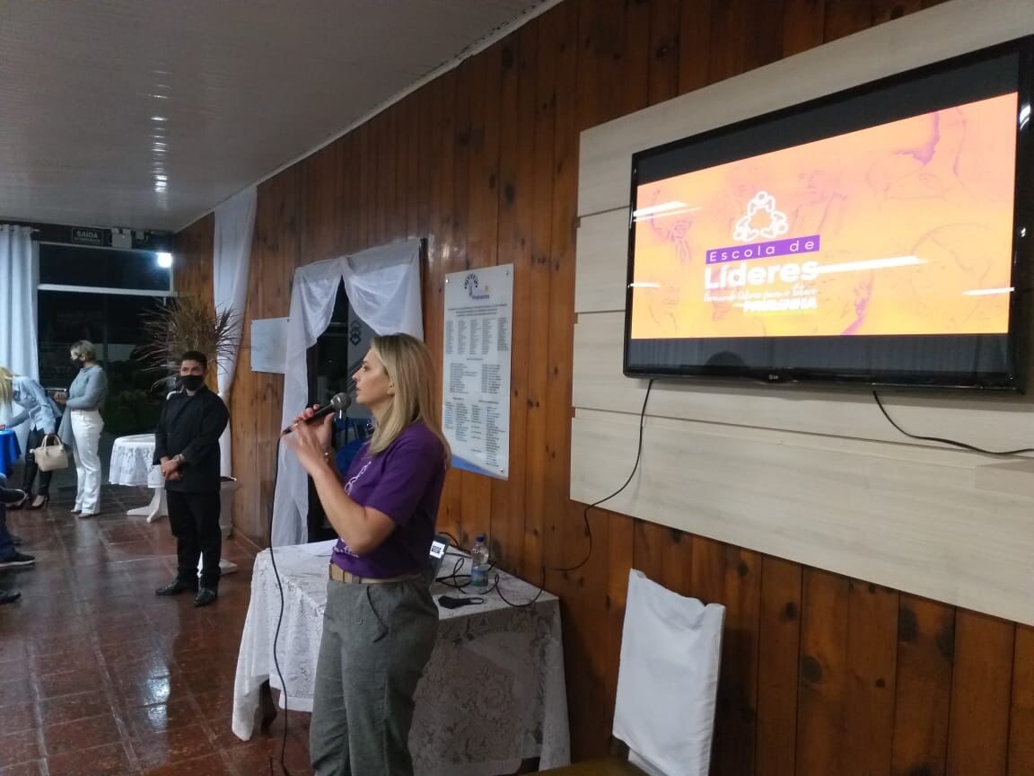 Escola de Líderes reúne 40 entidades de 12 municípios no Meio Oeste de SC