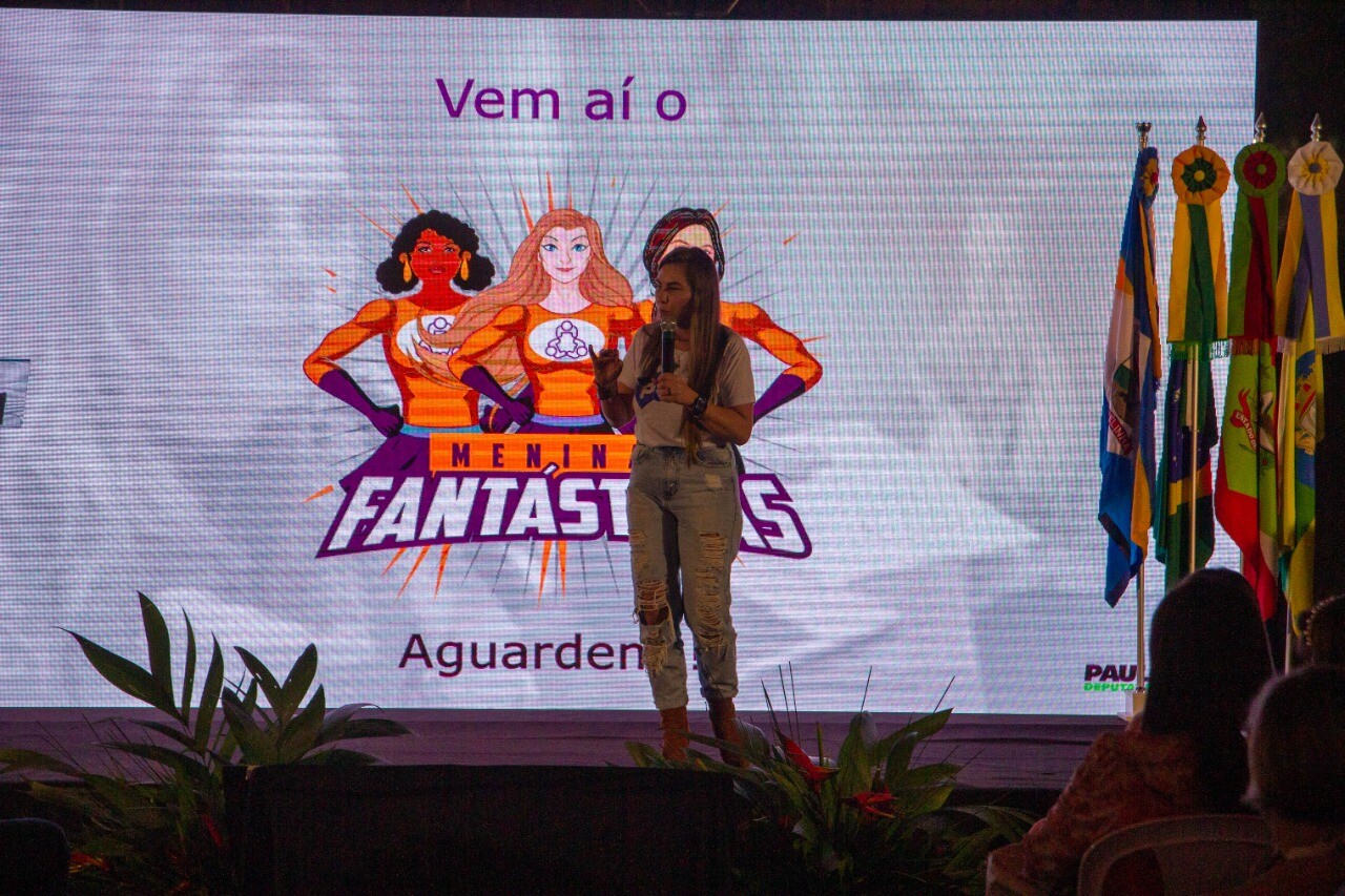 Paulinha anuncia o “Meninas Fantásticas” em Bombinhas