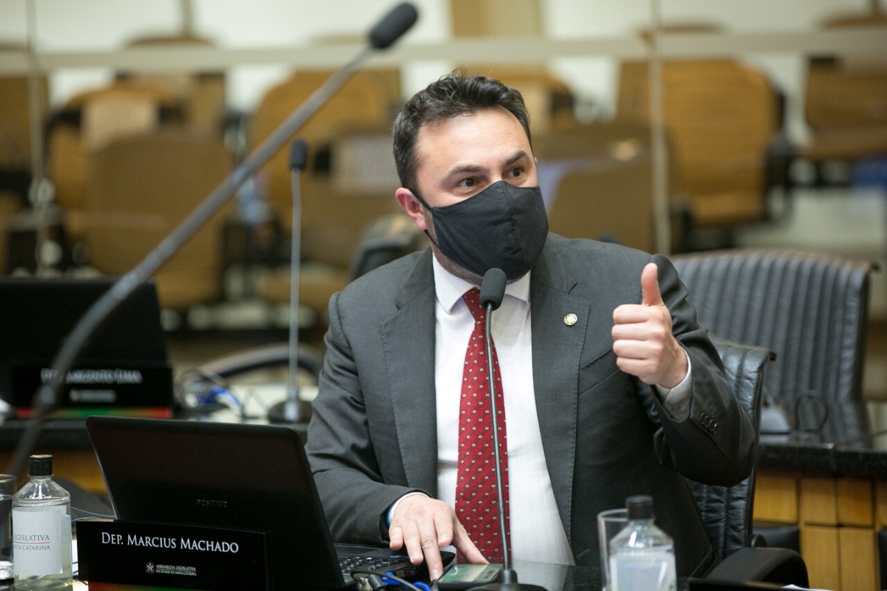Marcius Machado cobra resposta sobre o aumento no preço do diesel de 8,89%