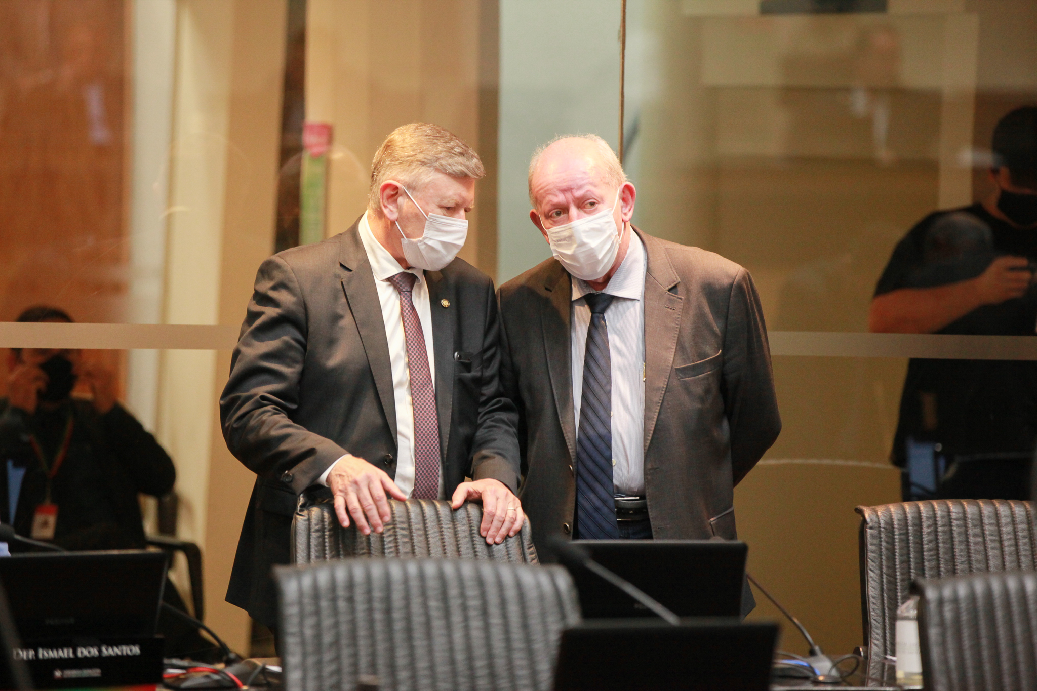 - Deputado Milton Hobus (PSD) - Deputado Marcos Vieira (PSDB)