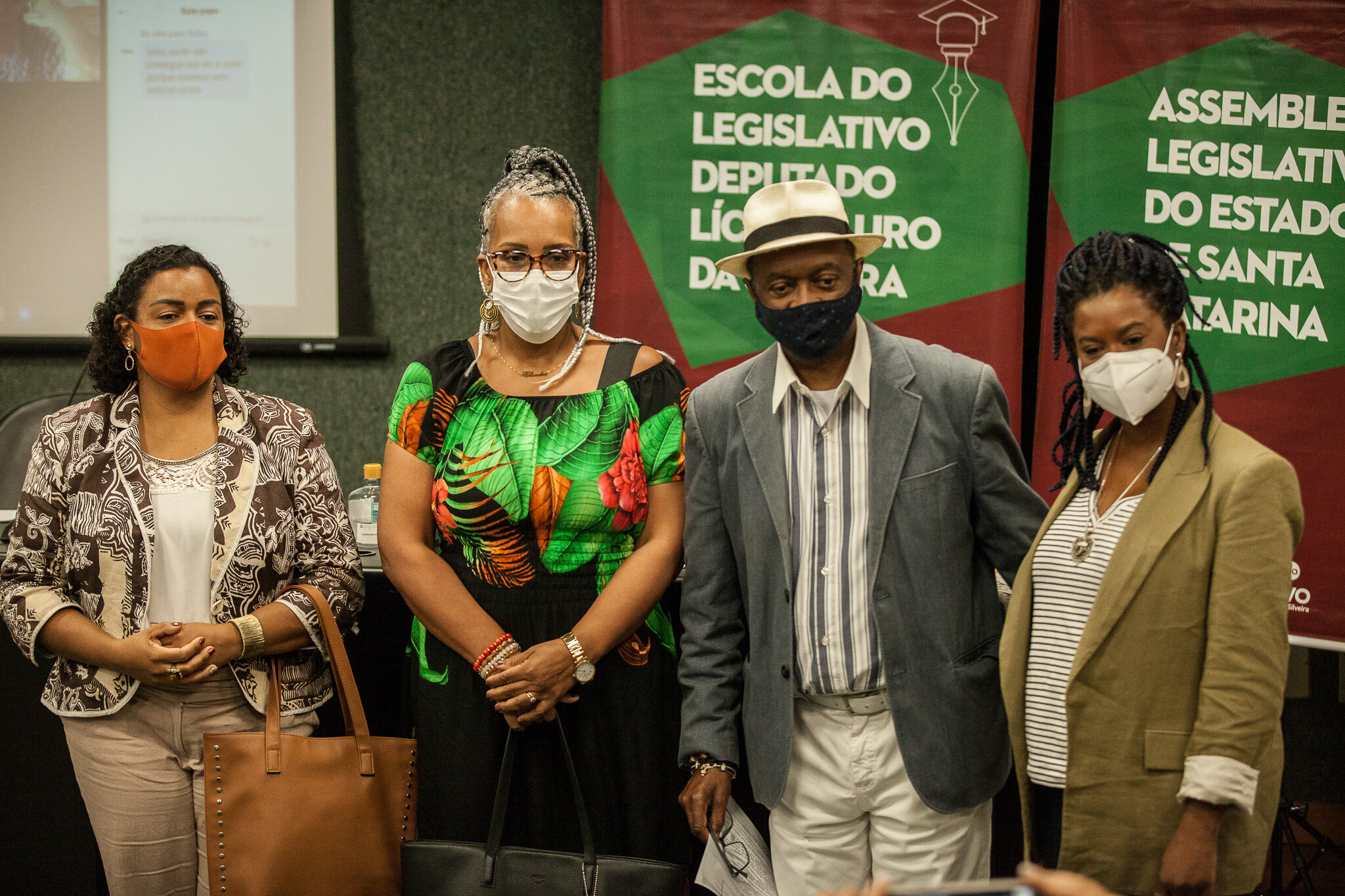 Marcio de Souza e palestrantes do evento