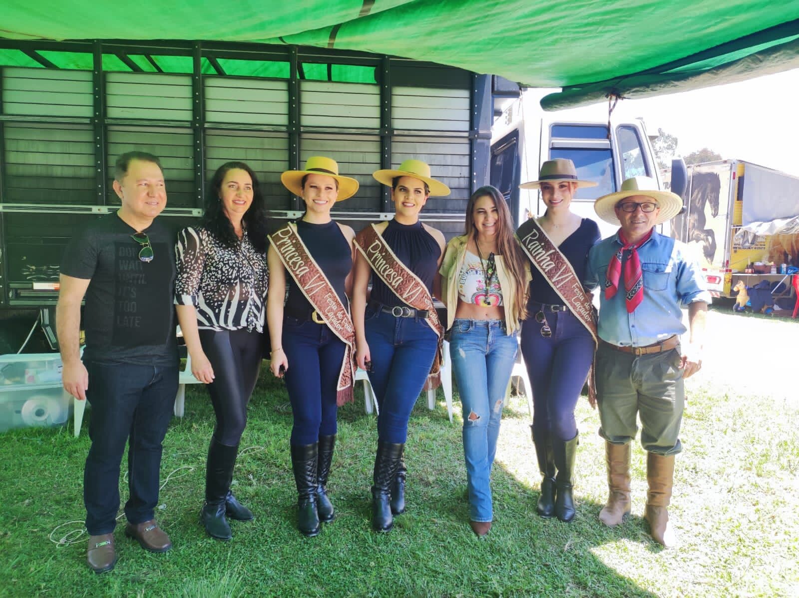 Paulinha em Itaiópolis no sábado e com prefeito de Correia Pinto no domingo