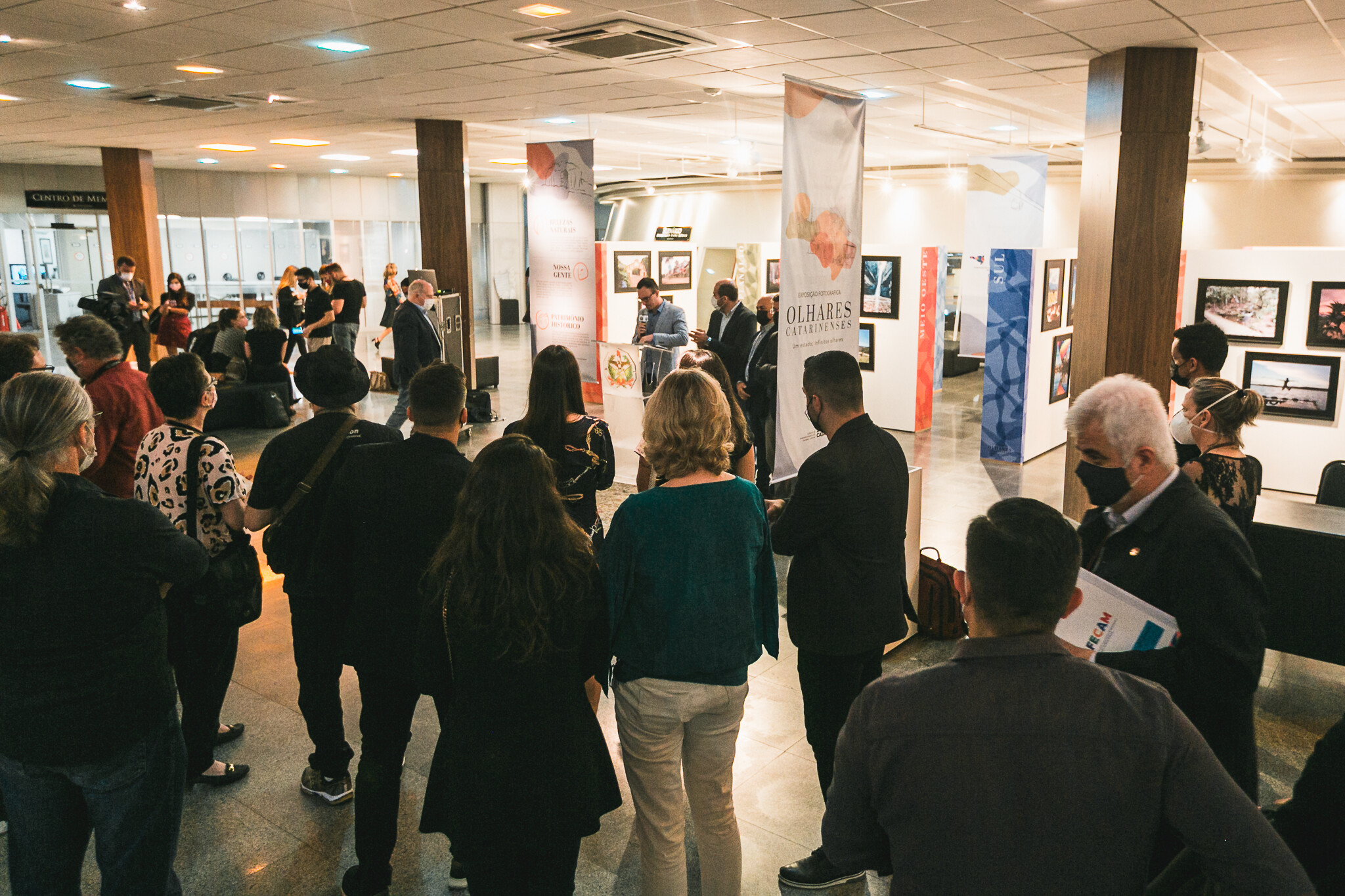Alesc sedia exposição fotográfica “Olhares Catarinenses”