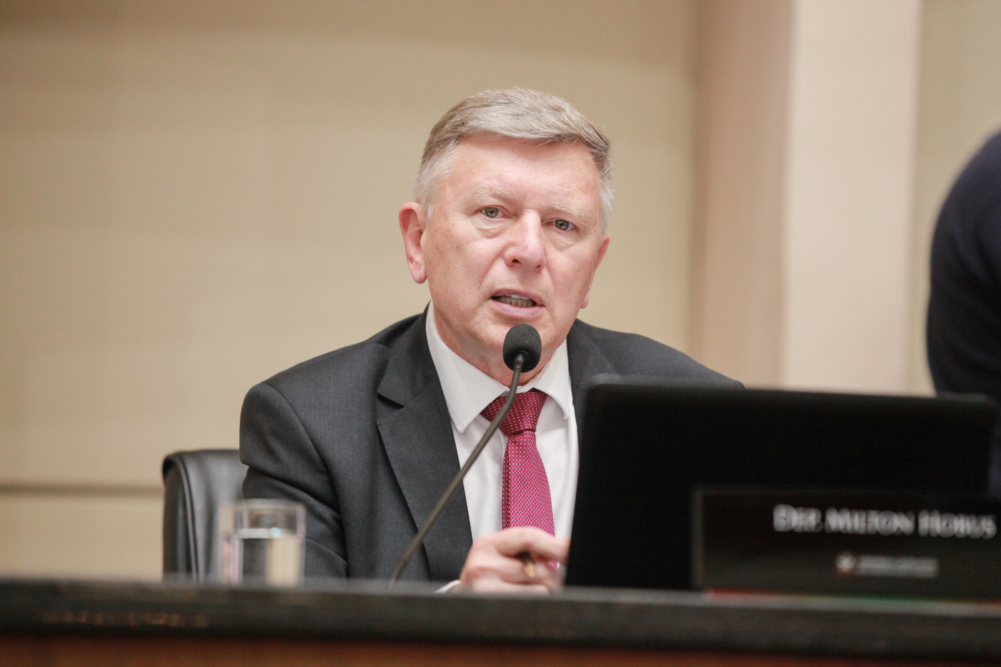 - Deputado Milton Hobus (PSD)