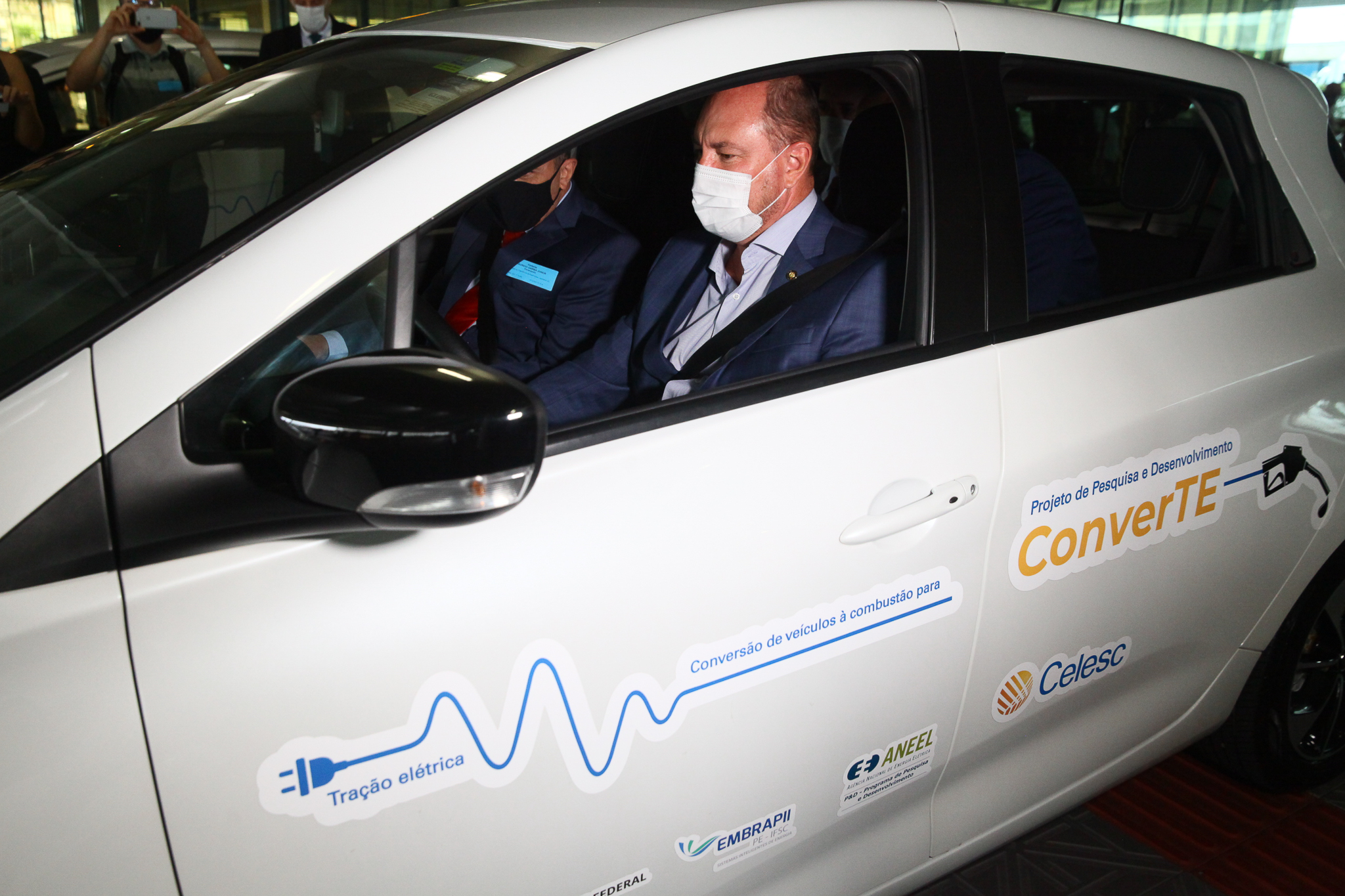 Carro Elétrico - Assinatura de Termo de Cooperação Técnica entre Ifisc e Alesc