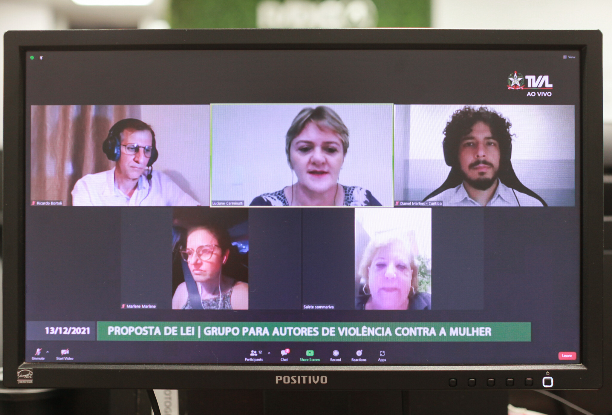 Bancada Feminina debate PL para aprimorar o combate à violência contra a mulher
